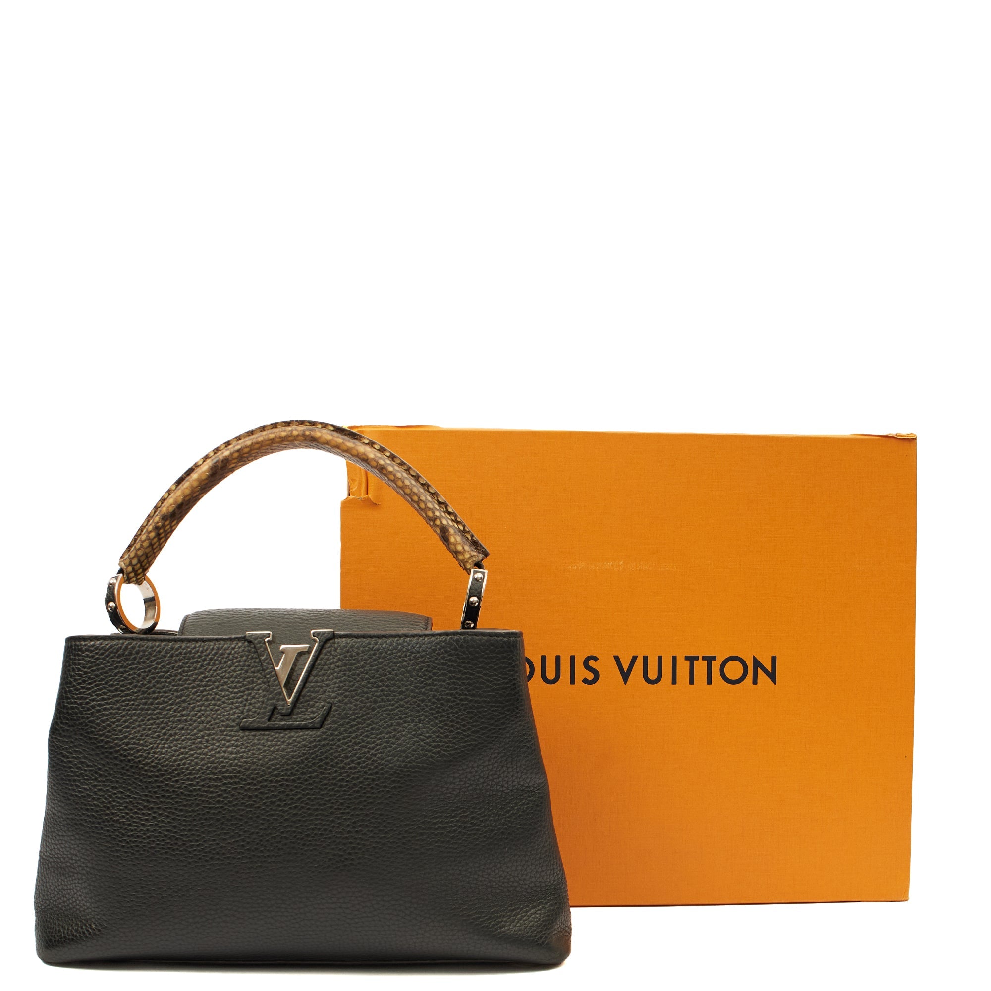 Louis Vuitton Tote Capucines MM in Black, Leather