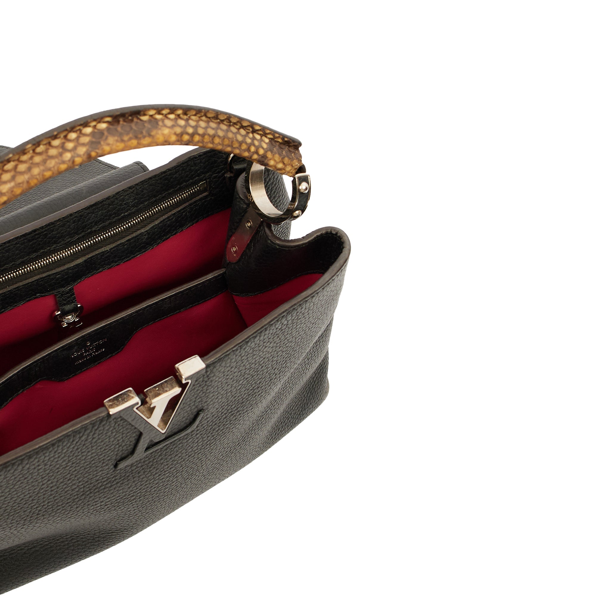 Louis Vuitton Tote Capucines MM in Black, Leather