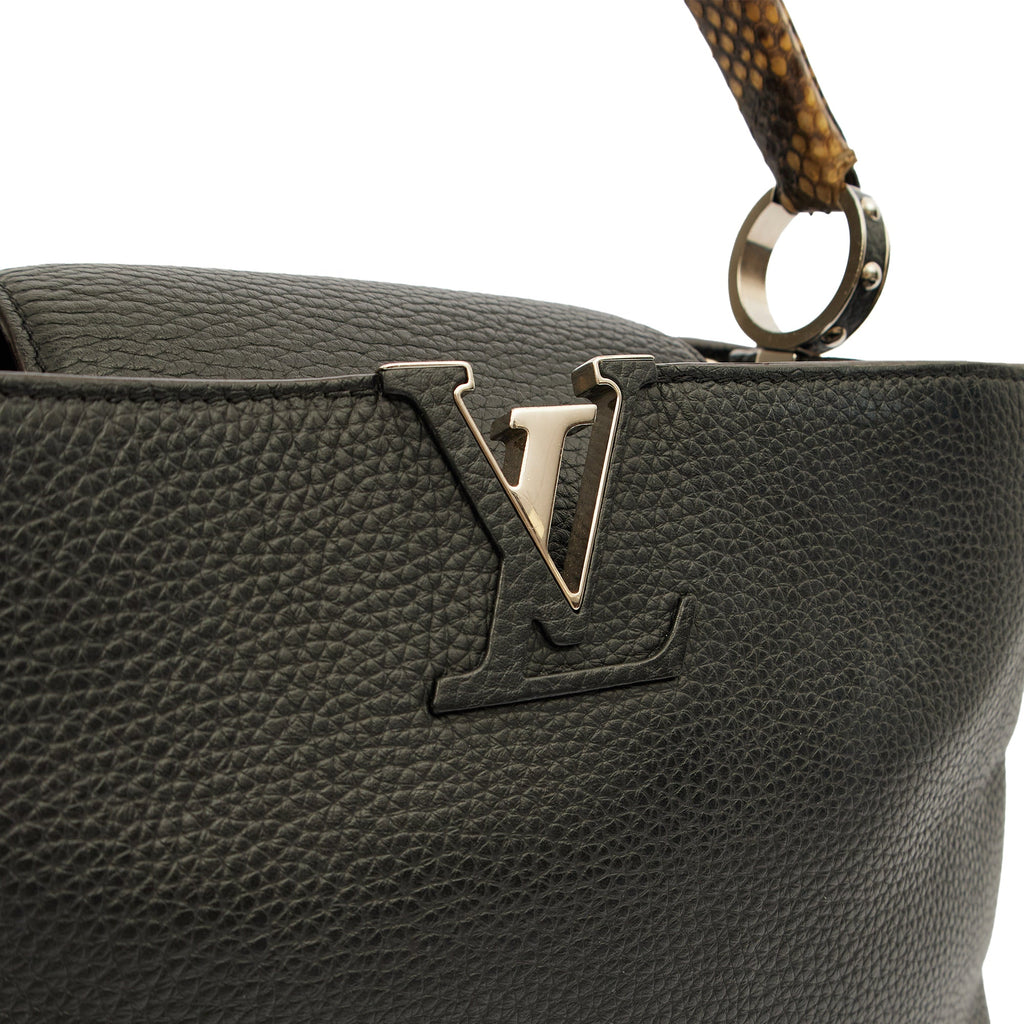 Louis Vuitton Tote Capucines MM in Black, Leather