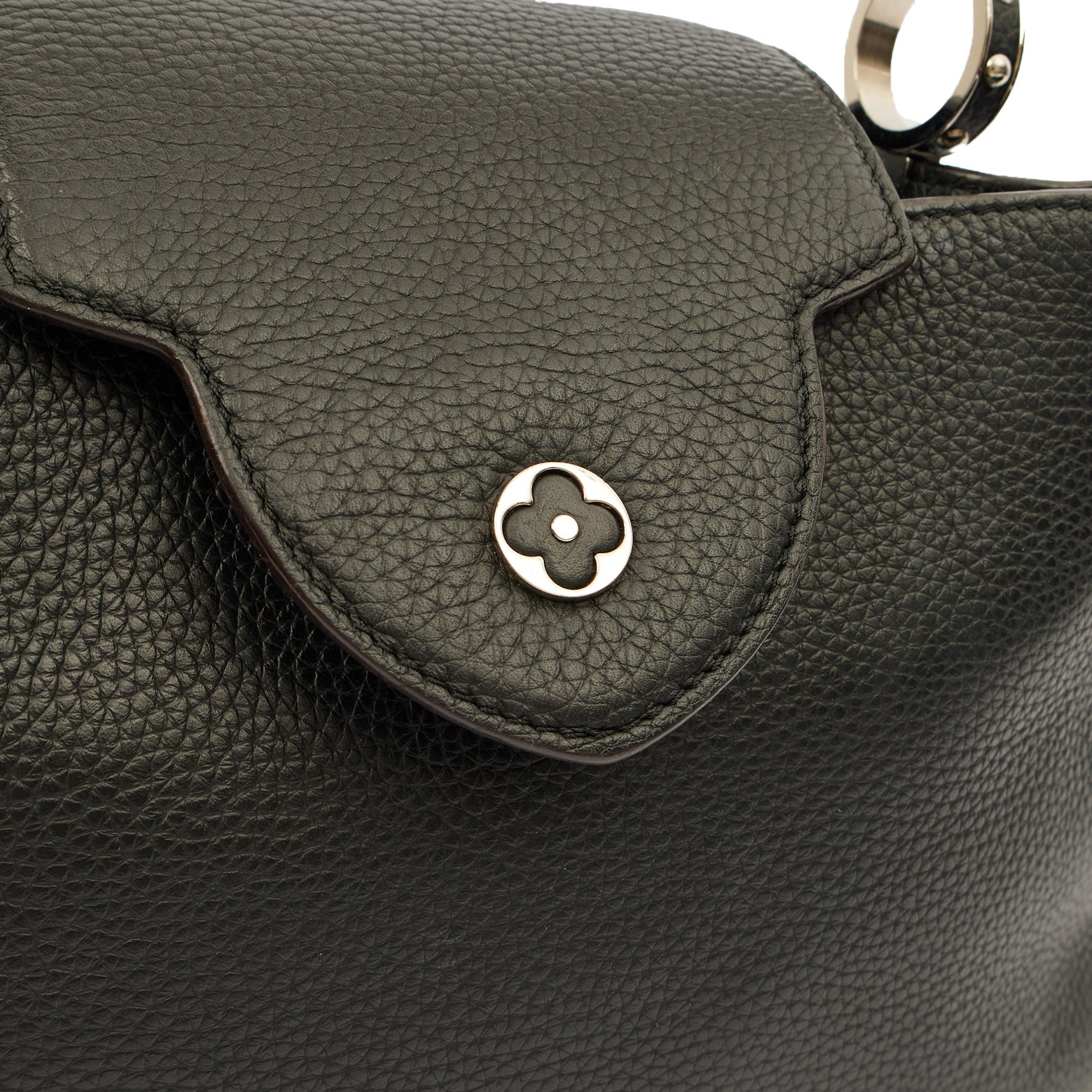Louis Vuitton Tote Capucines MM in Black, Leather
