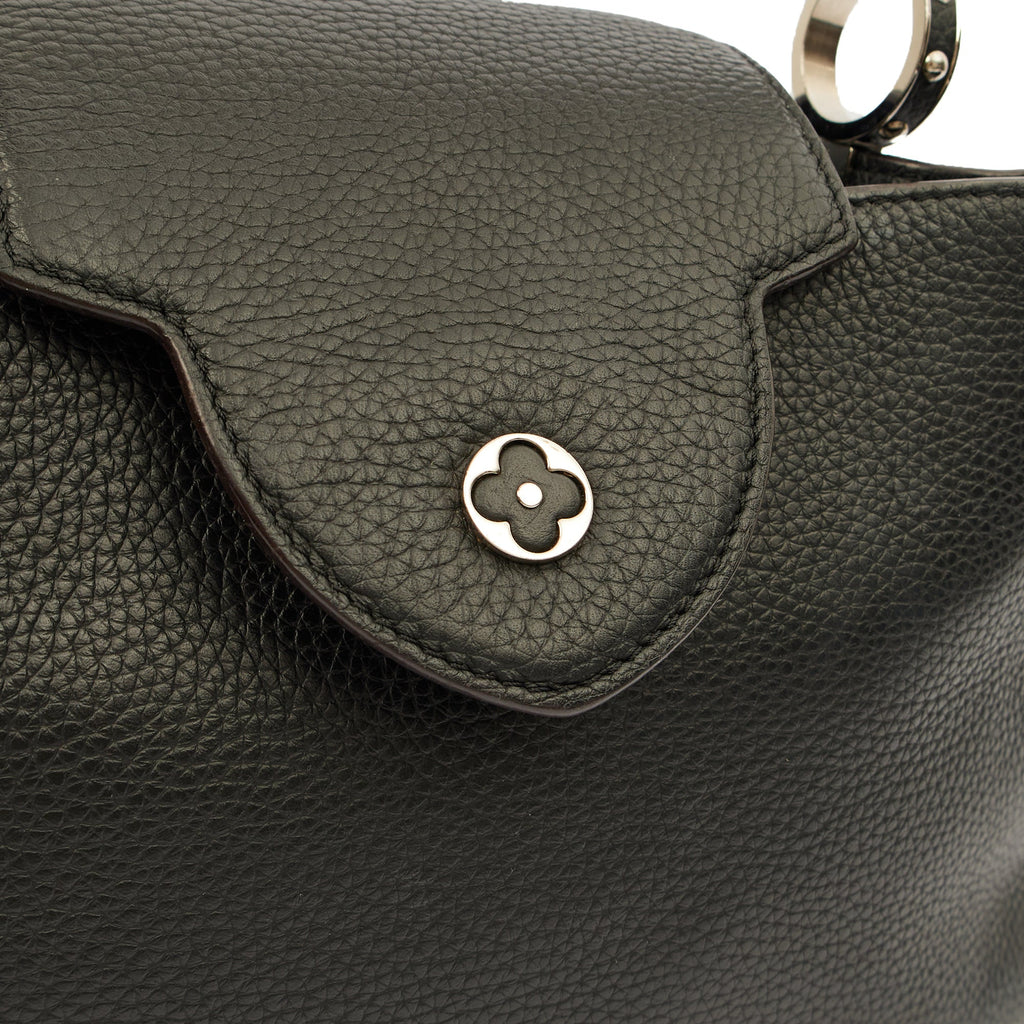 Louis Vuitton Tote Capucines MM in Black, Leather