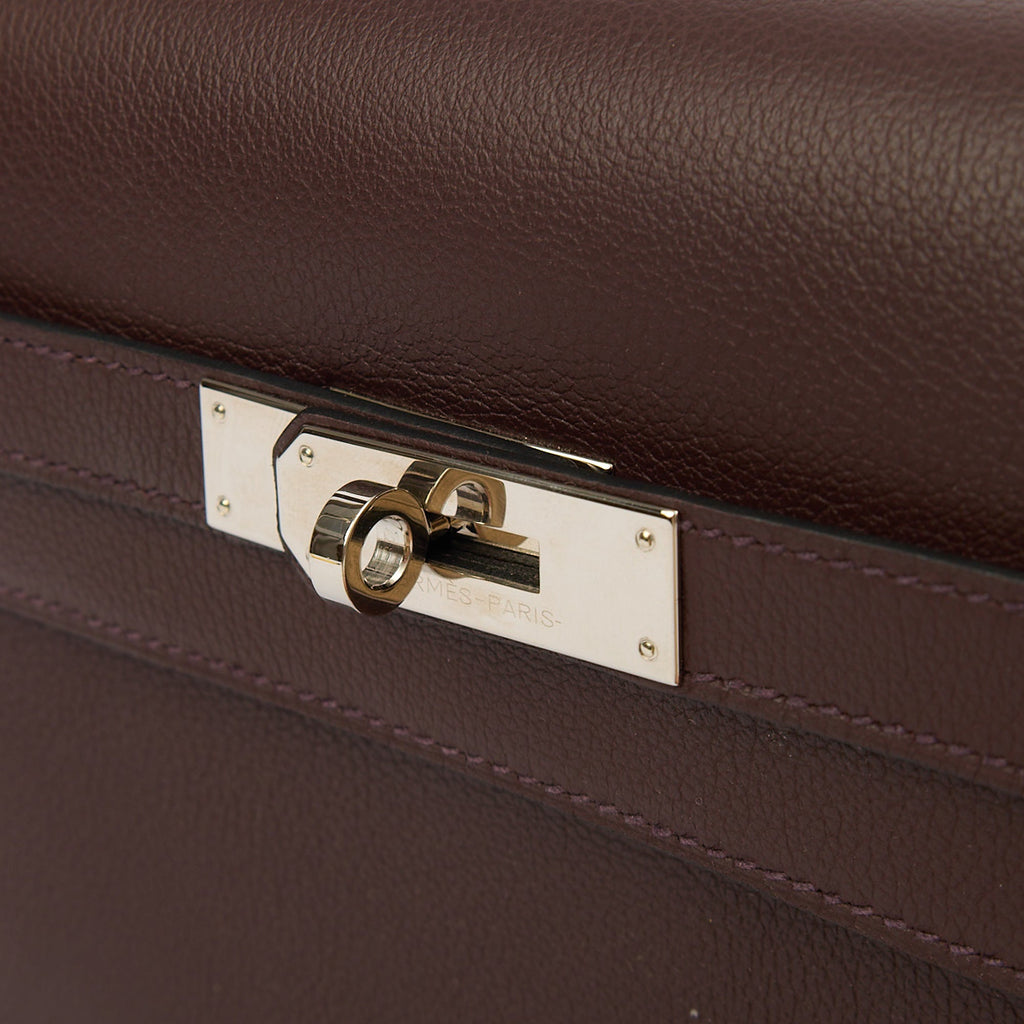 Hermes Clutch Kelly Depeches 25 in Rouge Sellier, Evercolour