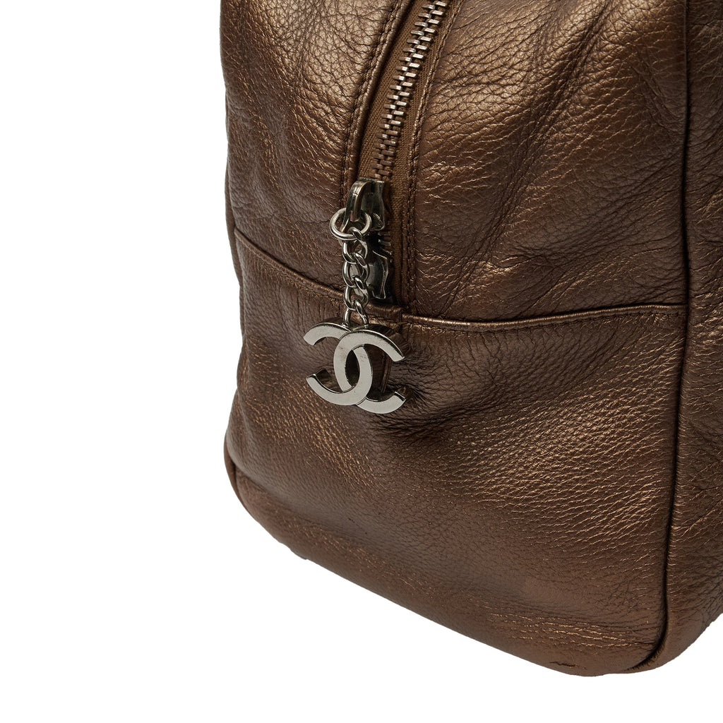 Chanel Shoulder Bag Luxe Ligne Tote in Metallic, Leather