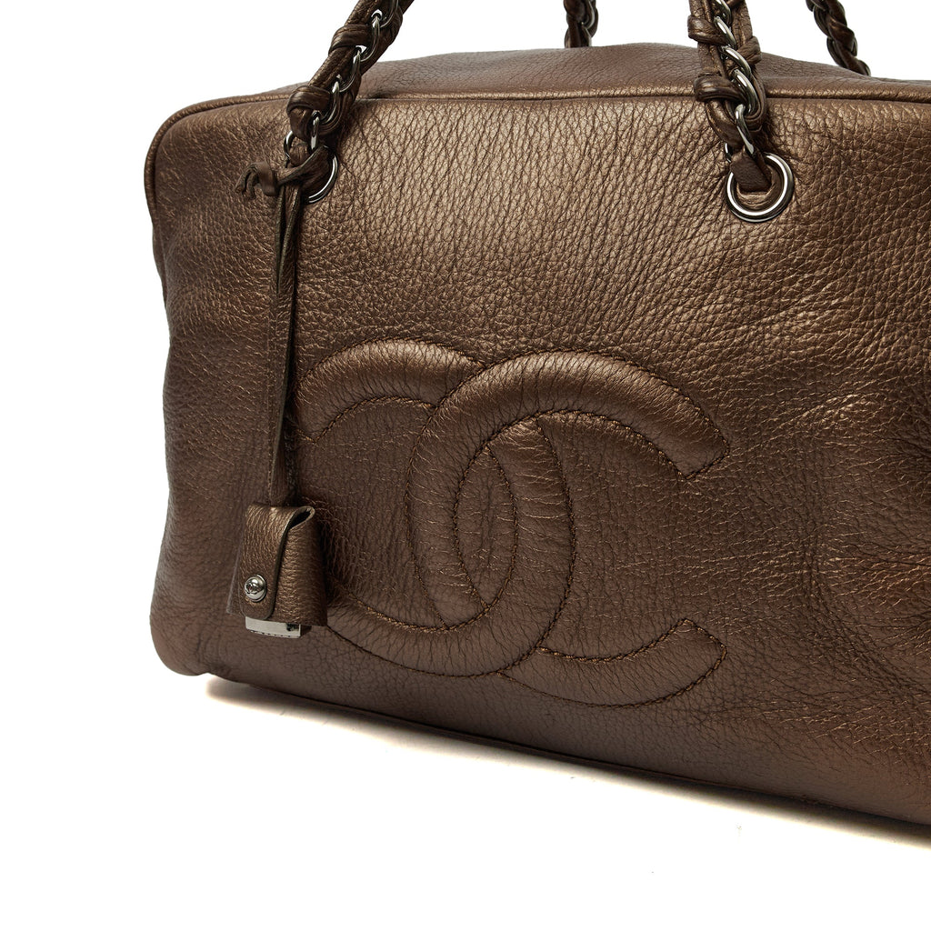 Chanel Shoulder Bag Luxe Ligne Tote in Metallic, Leather