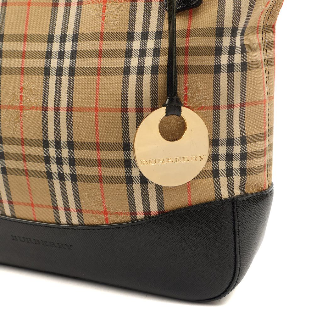 Burberry Shoulder Bag Check Tote in Nova Check, Fabric