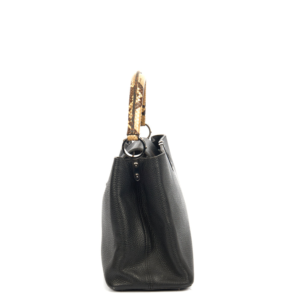 Louis Vuitton Capucines MM in Black, Leather