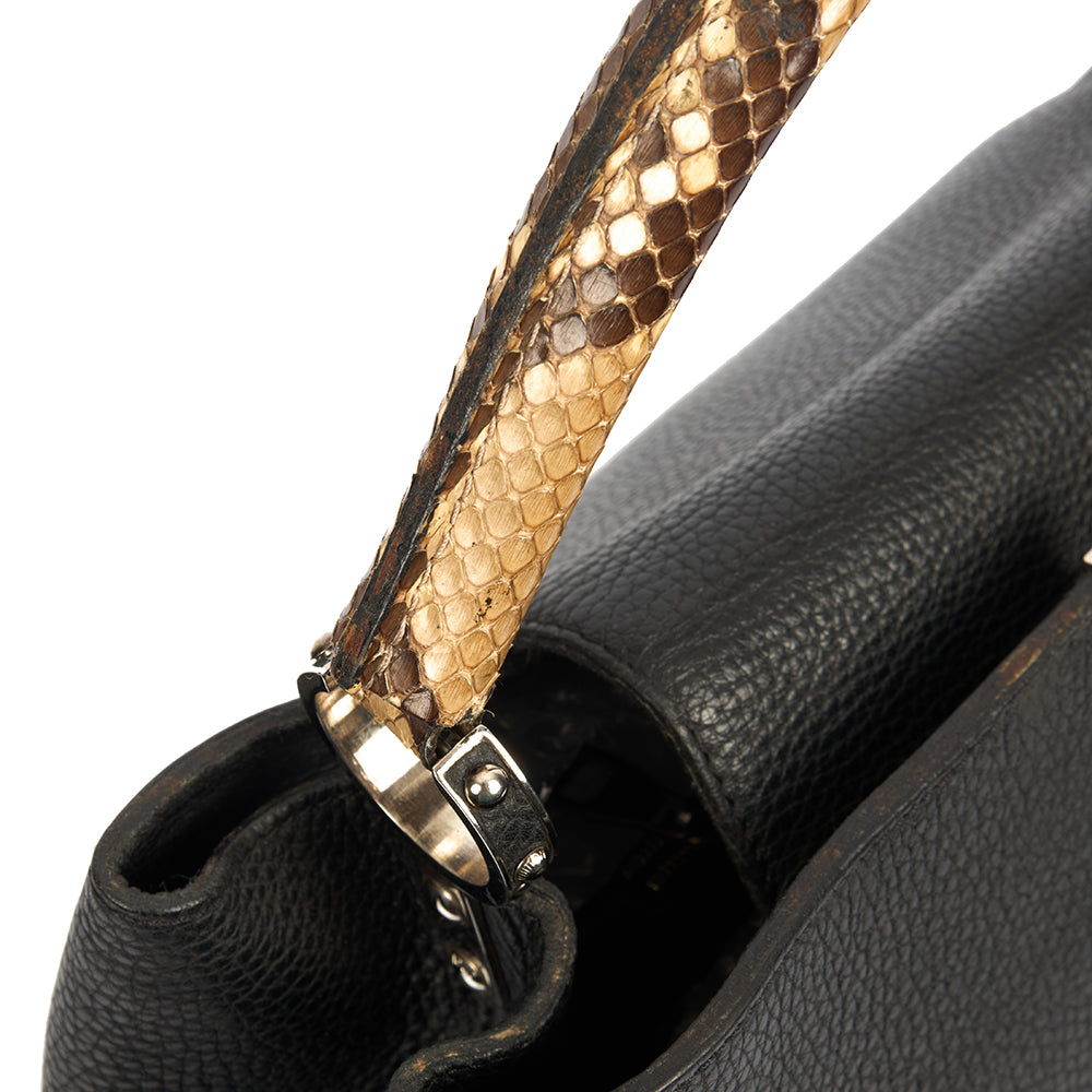Louis Vuitton Capucines MM in Black, Leather