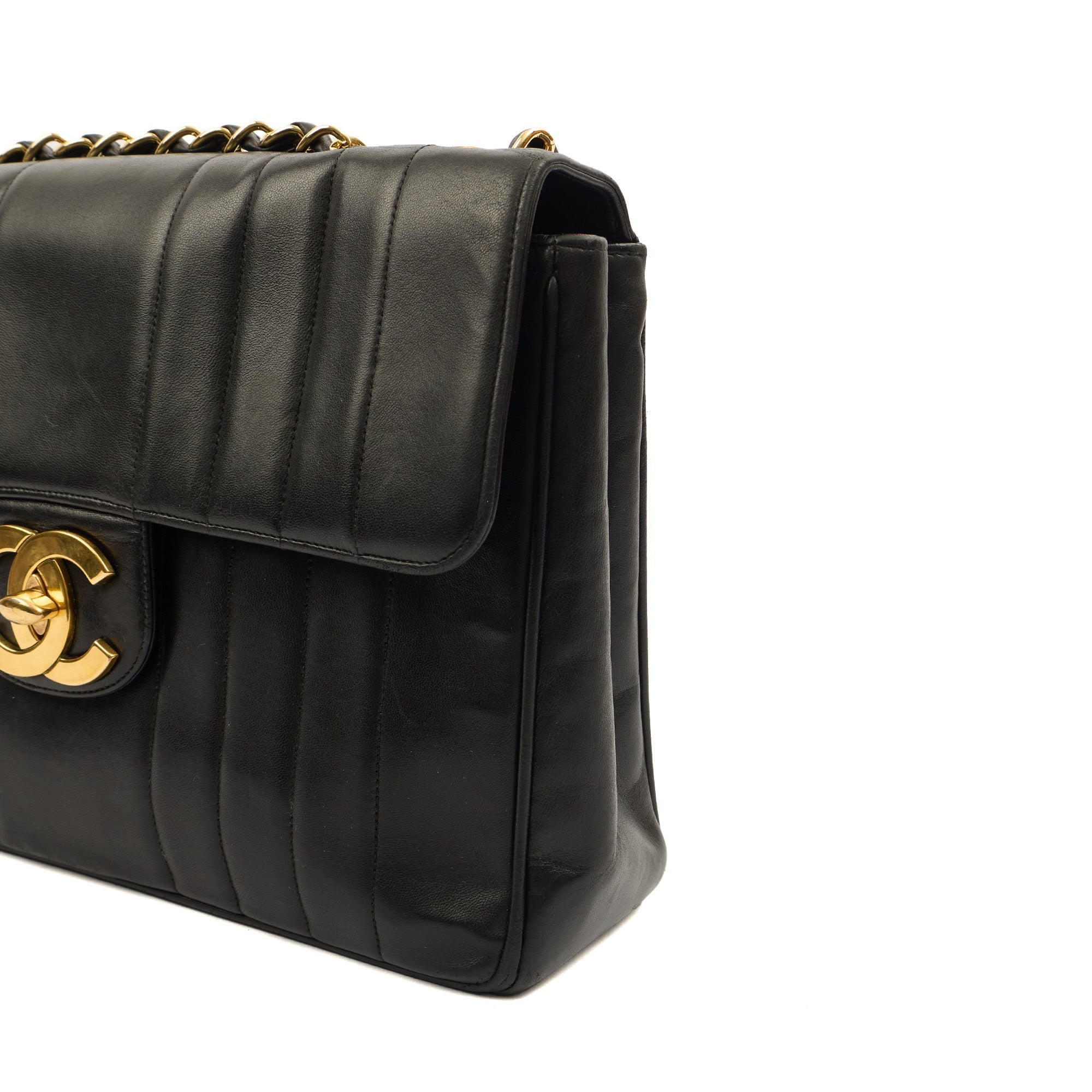 Chanel Shoulder Bag Maxi Jumbo XL in Black, Leather