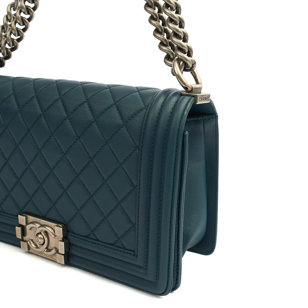 Chanel Shoulder Bag Boy - Medium in Blue, Leather