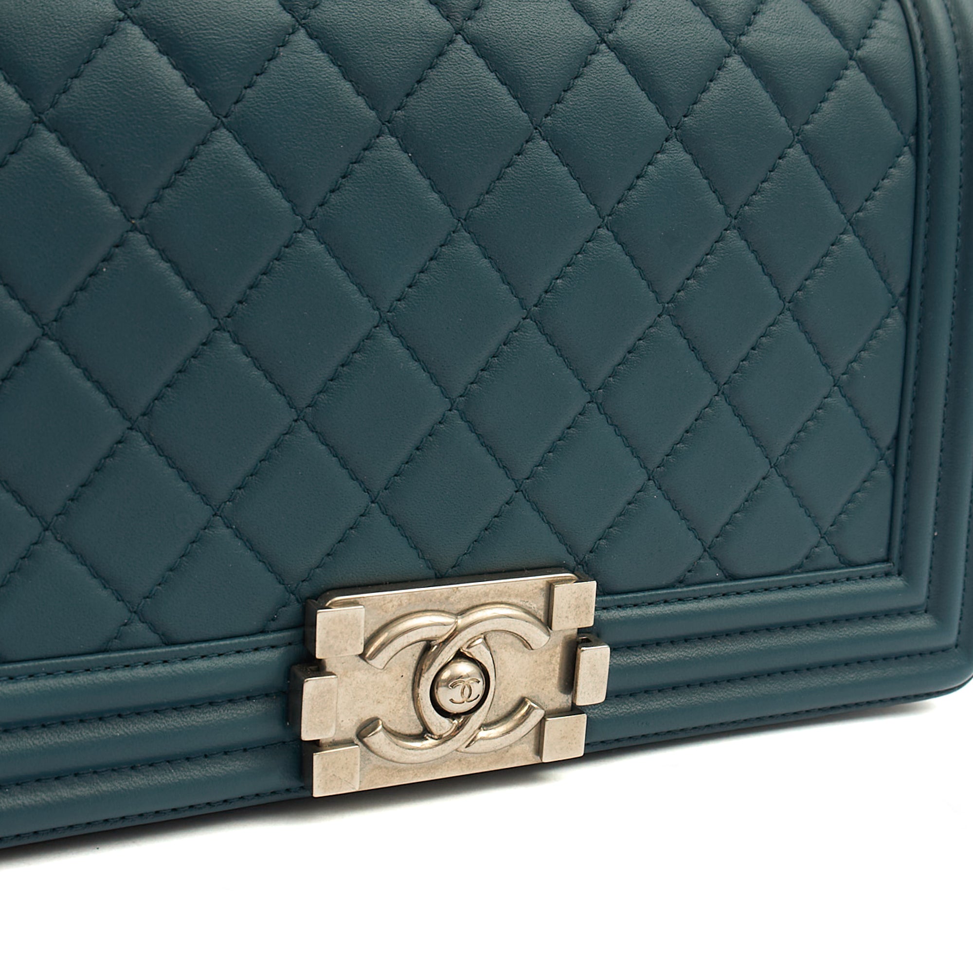 Chanel Shoulder Bag Boy - Medium in Blue, Leather