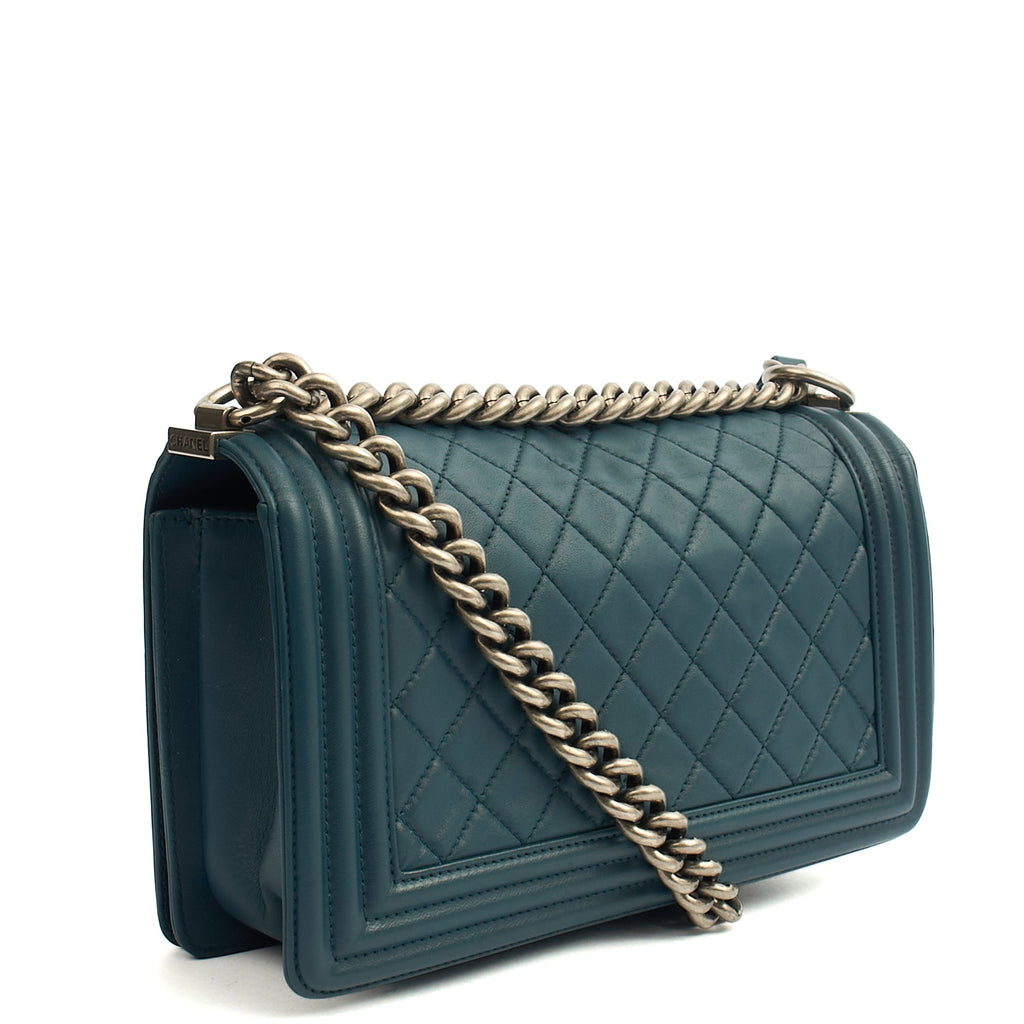 Chanel Shoulder Bag Boy - Medium in Blue, Leather