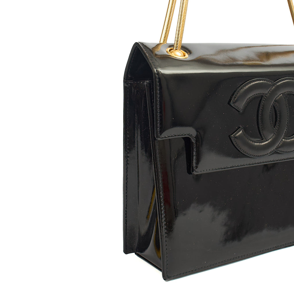 Chanel Shoulder Bag Vintage Flap Bag  in Black, Patent Leather