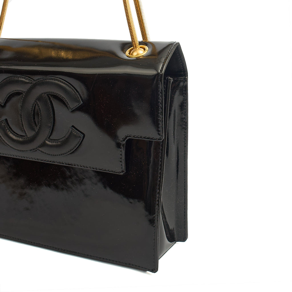Chanel Shoulder Bag Vintage Flap Bag  in Black, Patent Leather