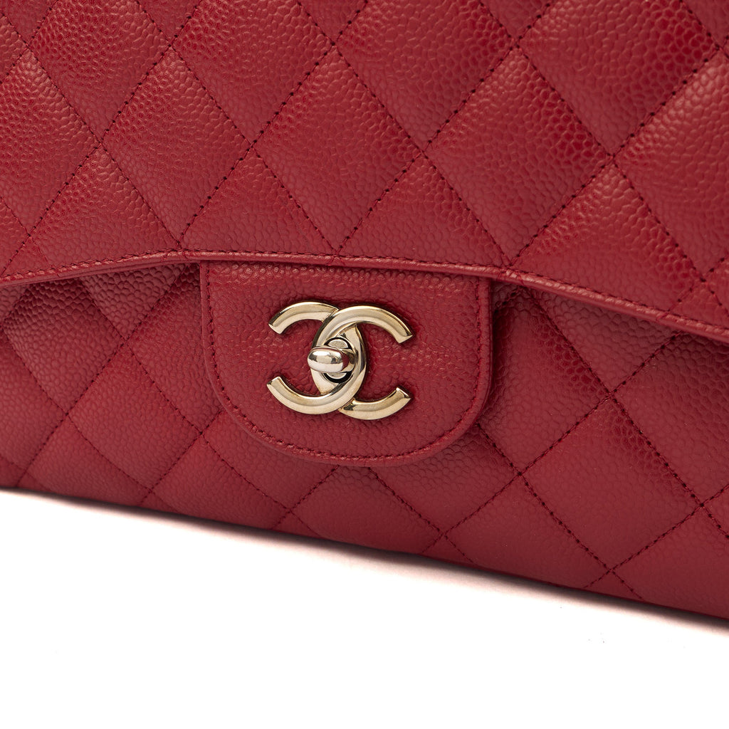 Chanel Shoulder Bag Classic Single Flap - Jumbo in Red, Caviar Leather