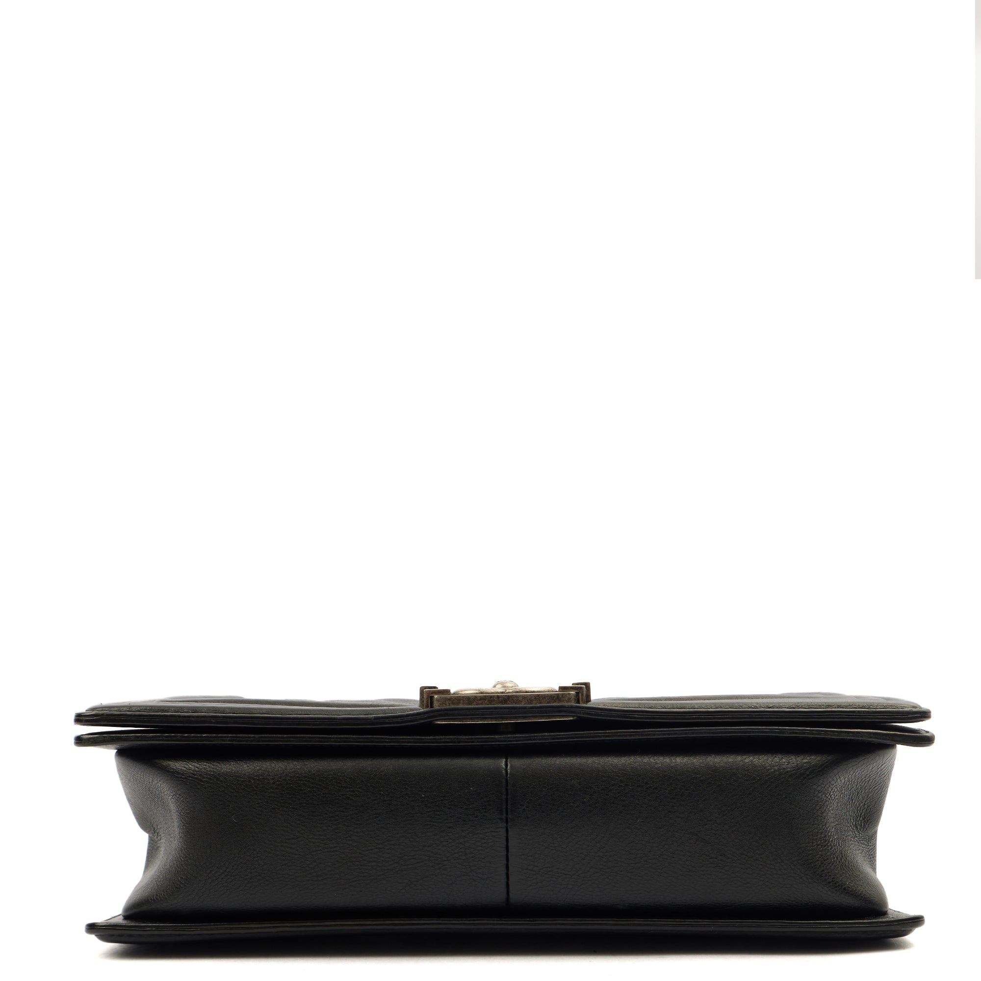 Chanel Shoulder Bag Boy - New Medium in Black, Calfskin Leather