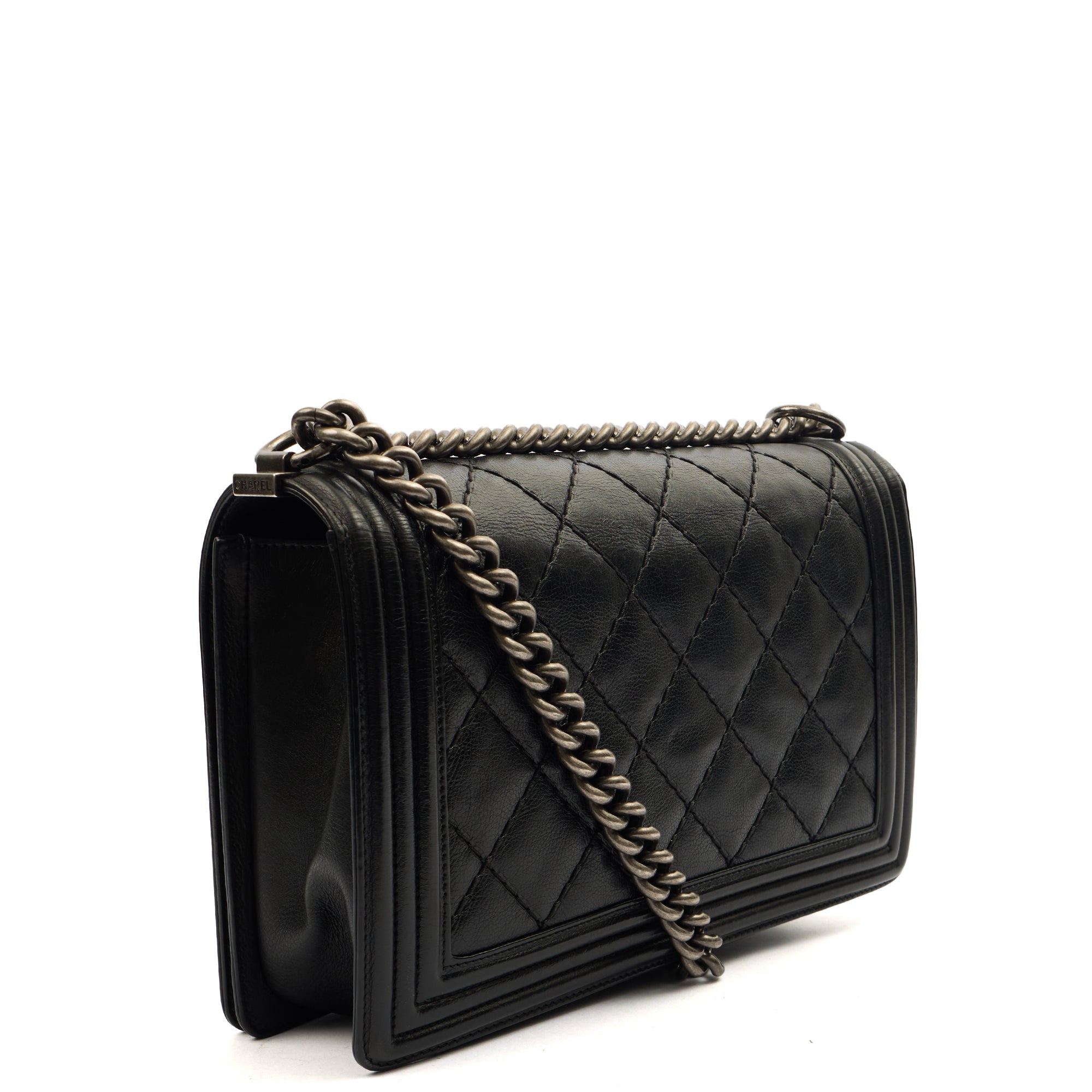 Chanel Shoulder Bag Boy - New Medium in Black, Calfskin Leather