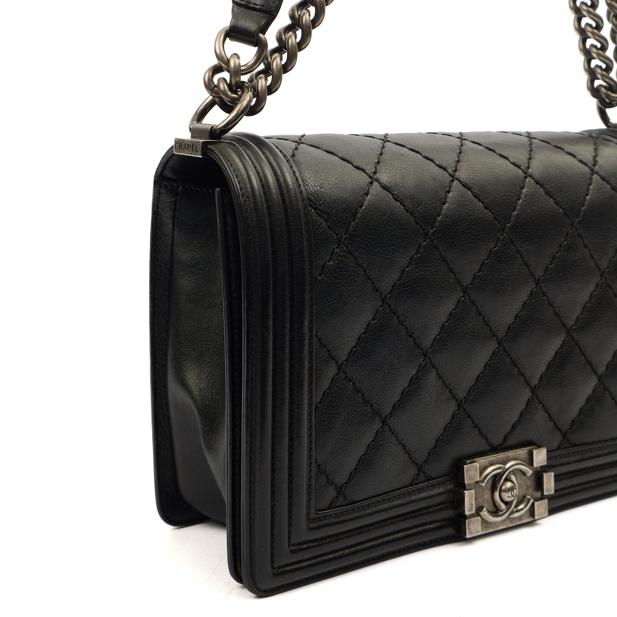 Chanel Shoulder Bag Boy - New Medium in Black, Calfskin Leather