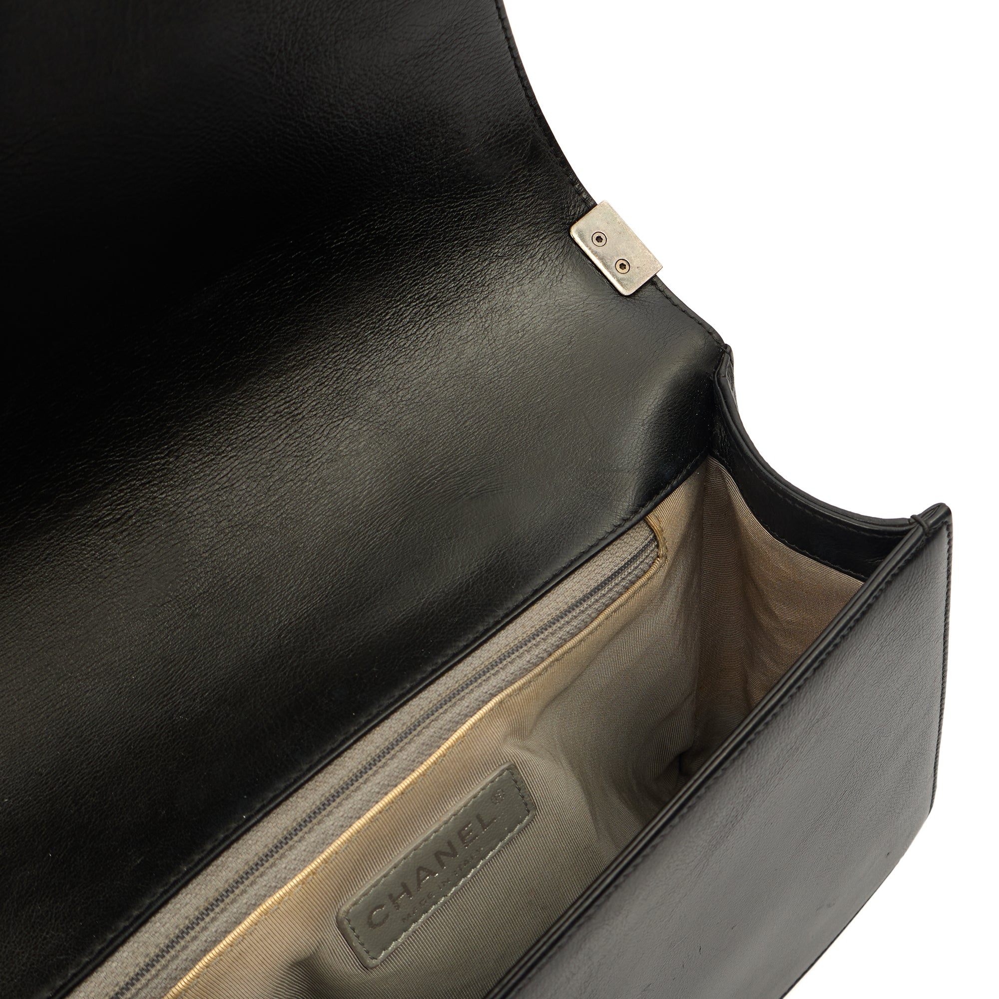 Chanel Shoulder Bag Boy - New Medium in Black, Calfskin Leather