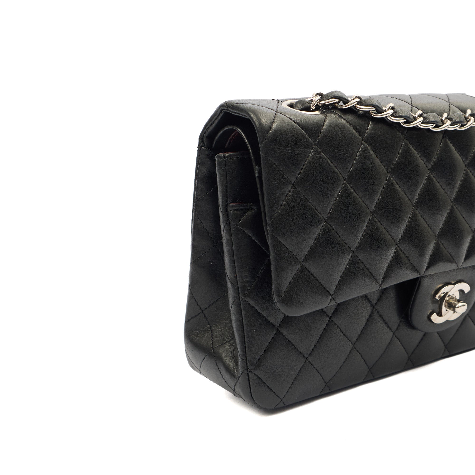 Chanel Shoulder Bag Classic Double Flap - Medium in Black, Lambskin Leather