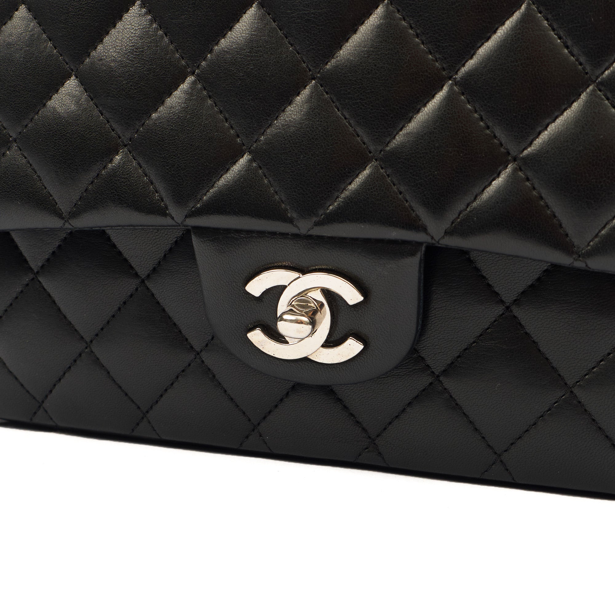 Chanel Shoulder Bag Classic Double Flap - Medium in Black, Lambskin Leather