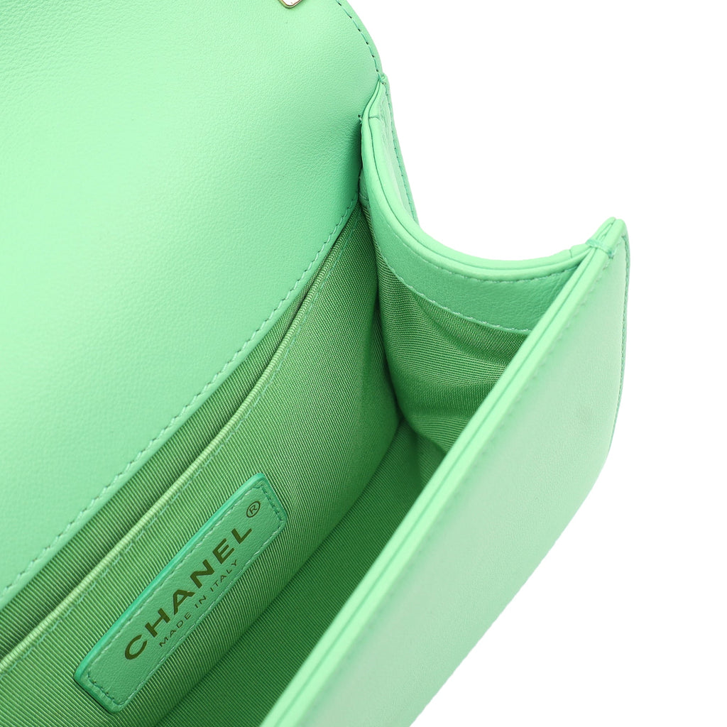 Chanel Shoulder Bag Boy - Small in Green, Calfskin Leather