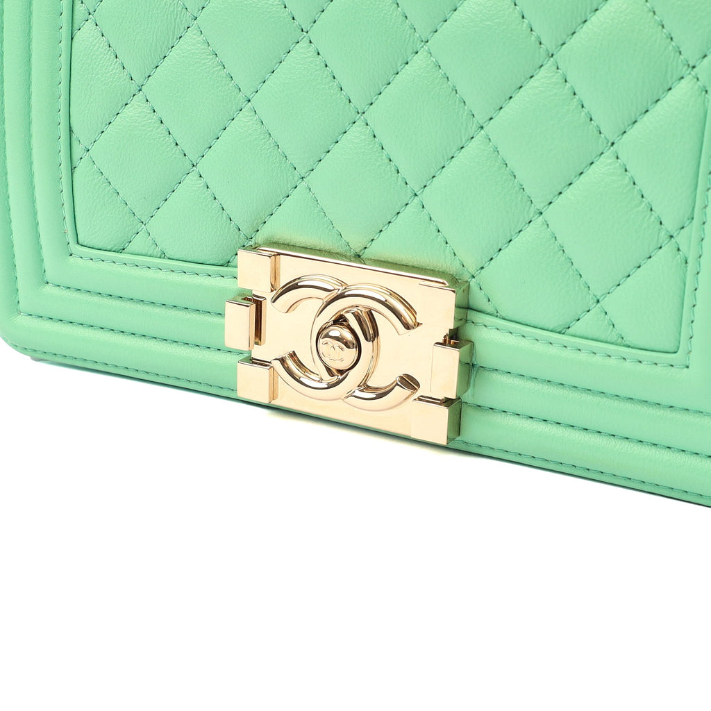Chanel Shoulder Bag Boy - Small in Green, Calfskin Leather