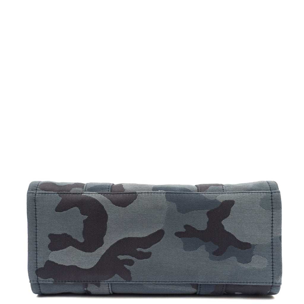 Marc Jacobs Tote The Tote Bag in camo blue, invalid
