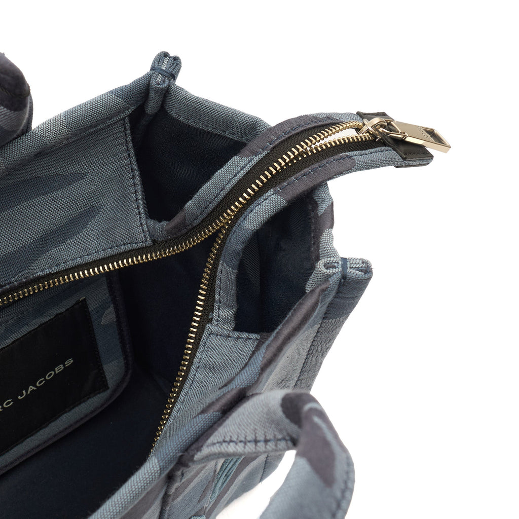 Marc Jacobs Tote The Tote Bag in camo blue, invalid