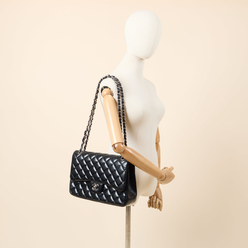 Chanel Shoulder Bag Classic Double Flap - Large in invalid, Lambskin Leather
