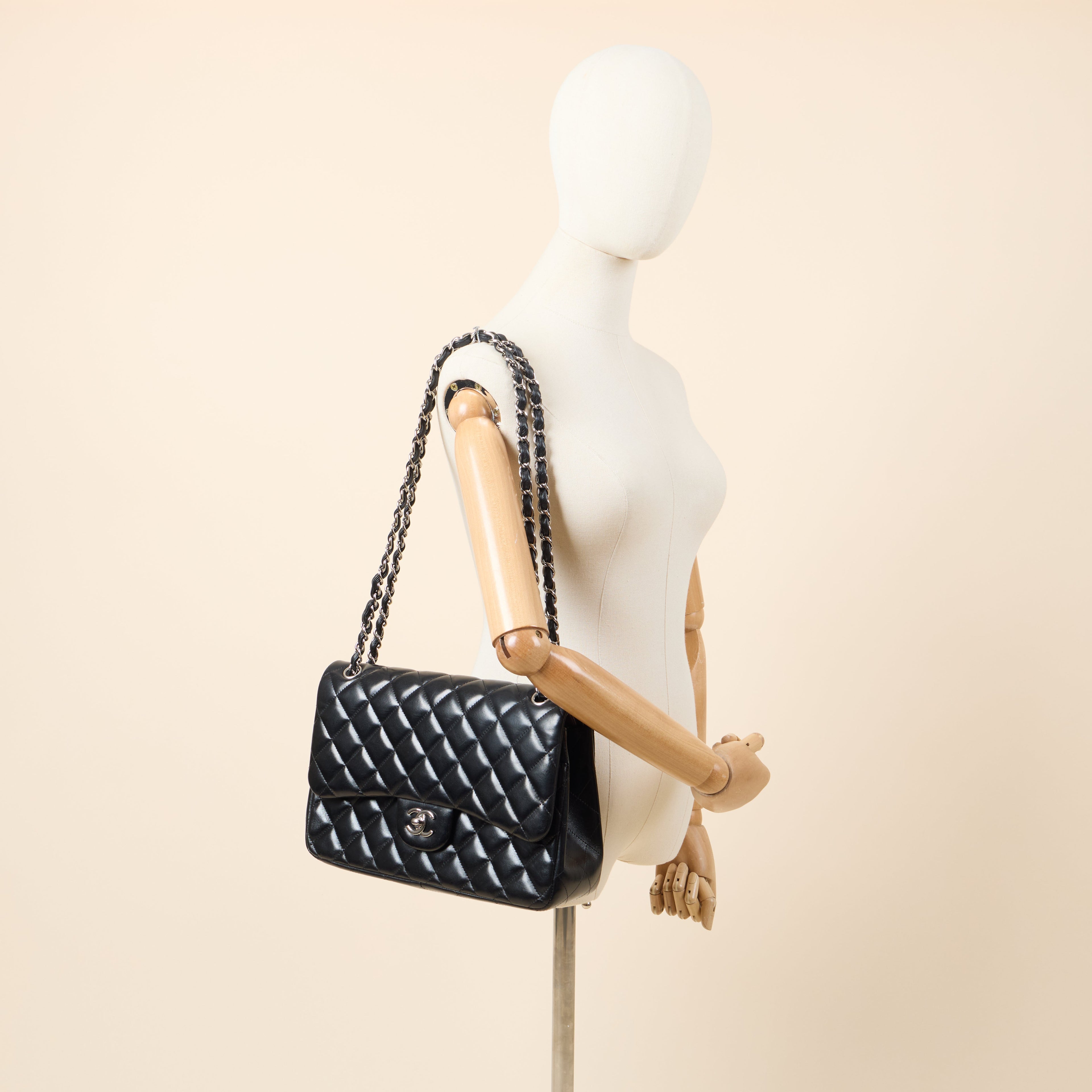 Chanel Shoulder Bag Classic Double Flap - Large in invalid, Lambskin Leather
