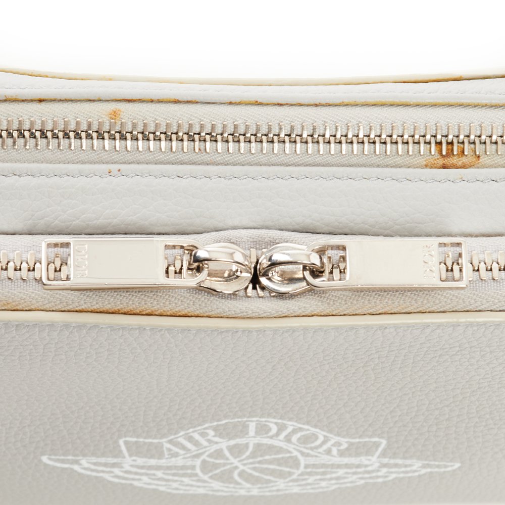 Christian Dior Cross Body Dior X Jordan Wings Messenger Bag in White, Calfskin