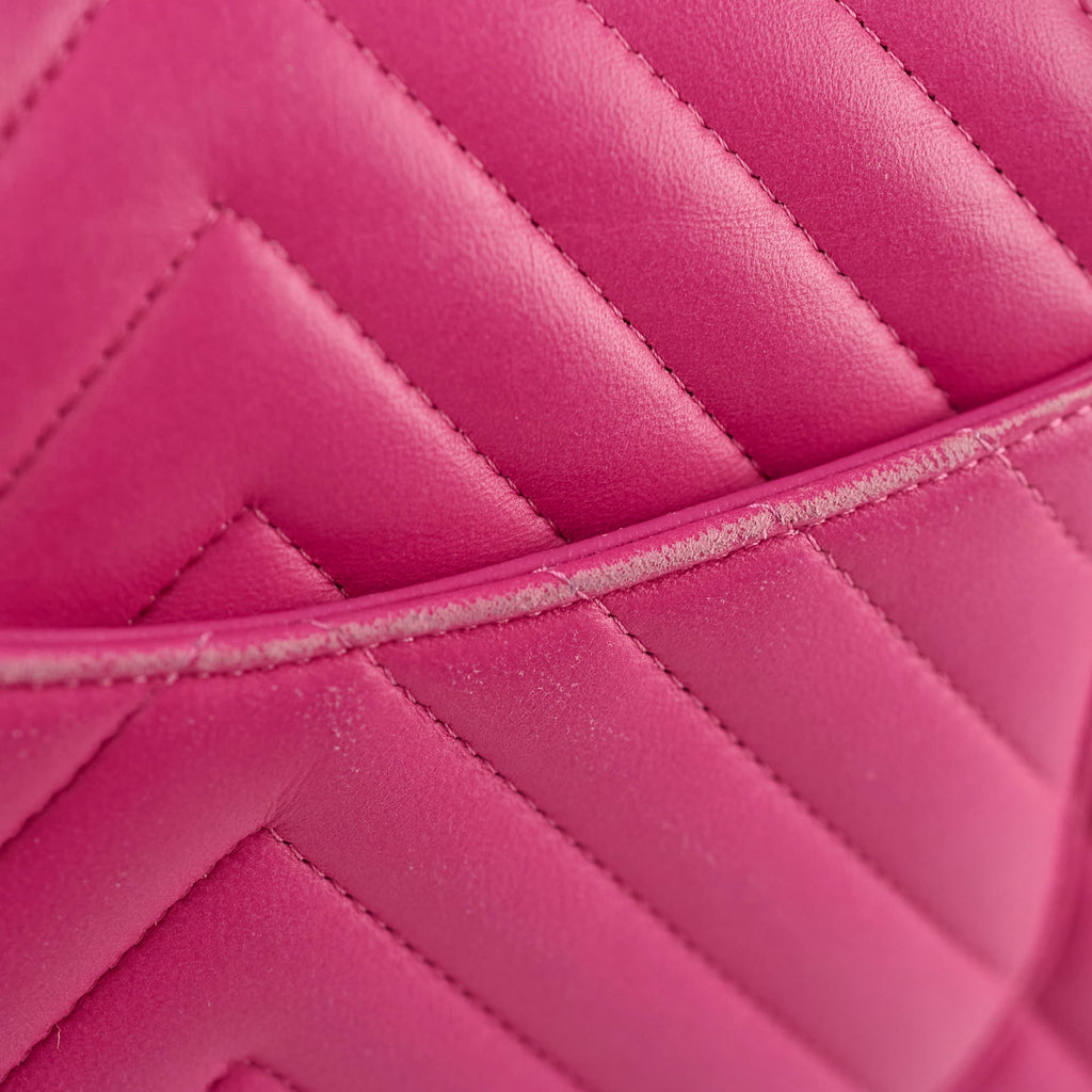 Chanel M/L Classic Flap Chevron Lambskin Fuchsia