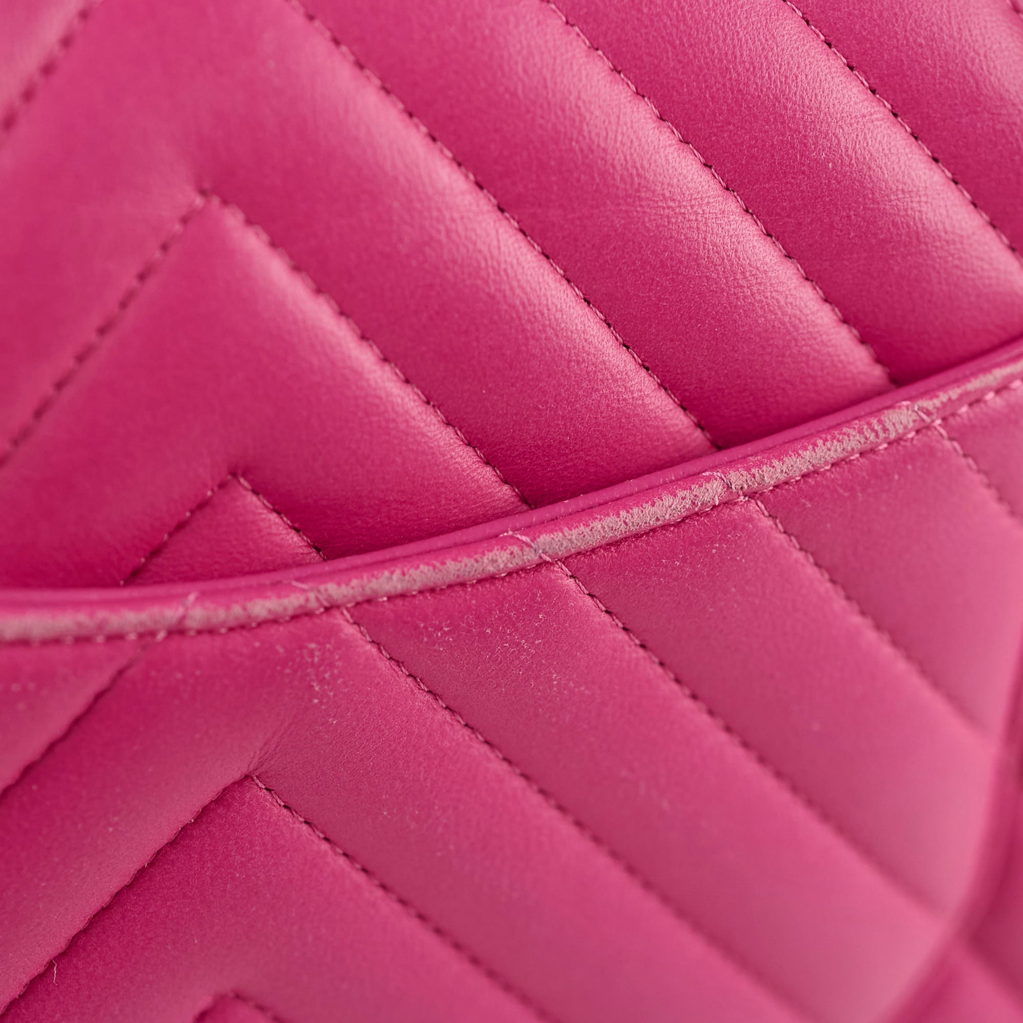 Chanel M/L Classic Flap Chevron Lambskin Fuchsia