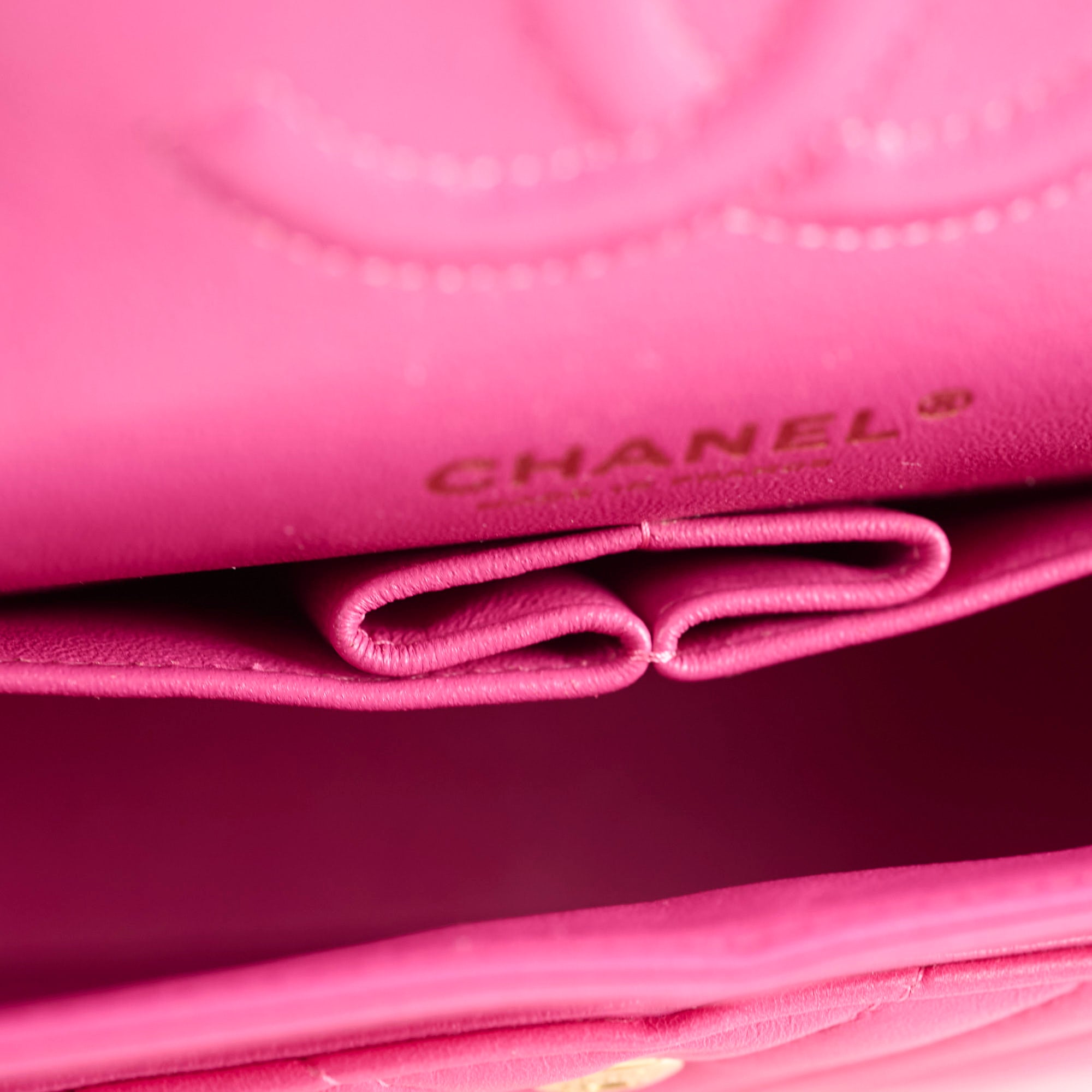 Chanel M/L Classic Flap Chevron Lambskin Fuchsia