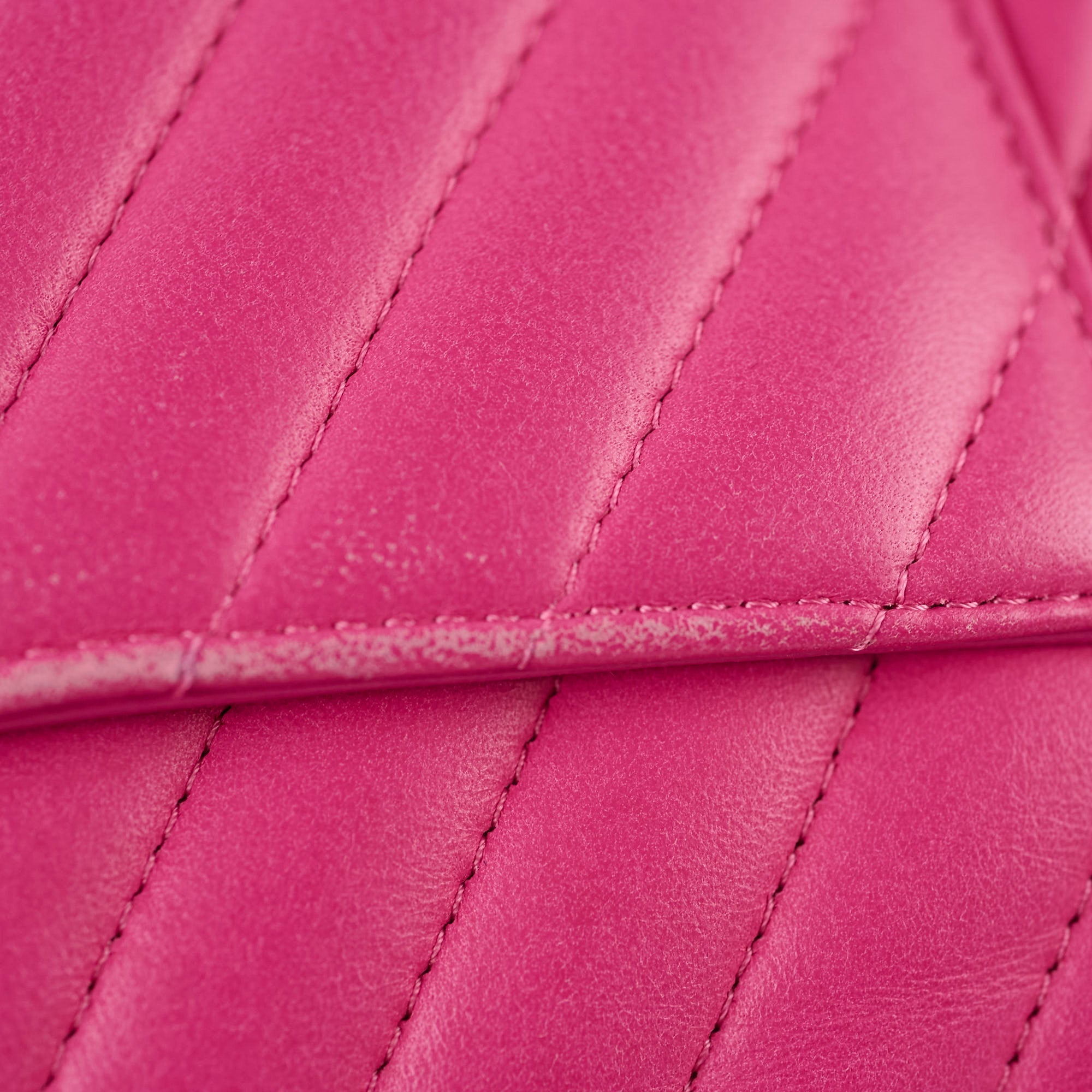 Chanel M/L Classic Flap Chevron Lambskin Fuchsia
