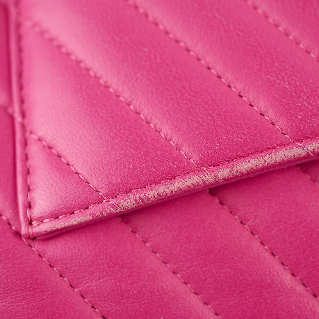 Chanel M/L Classic Flap Chevron Lambskin Fuchsia