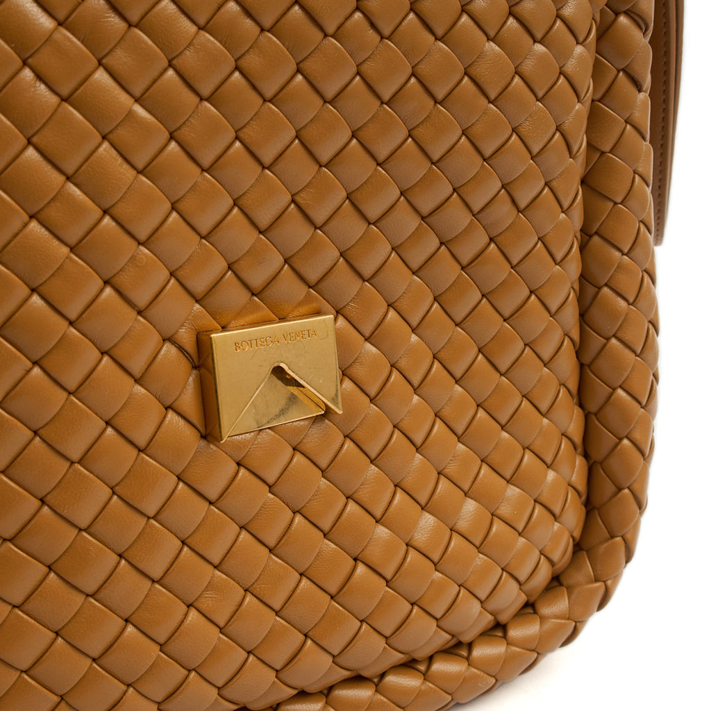Bottega Veneta Shoulder Bag Cobble - Small in Brown, Leather