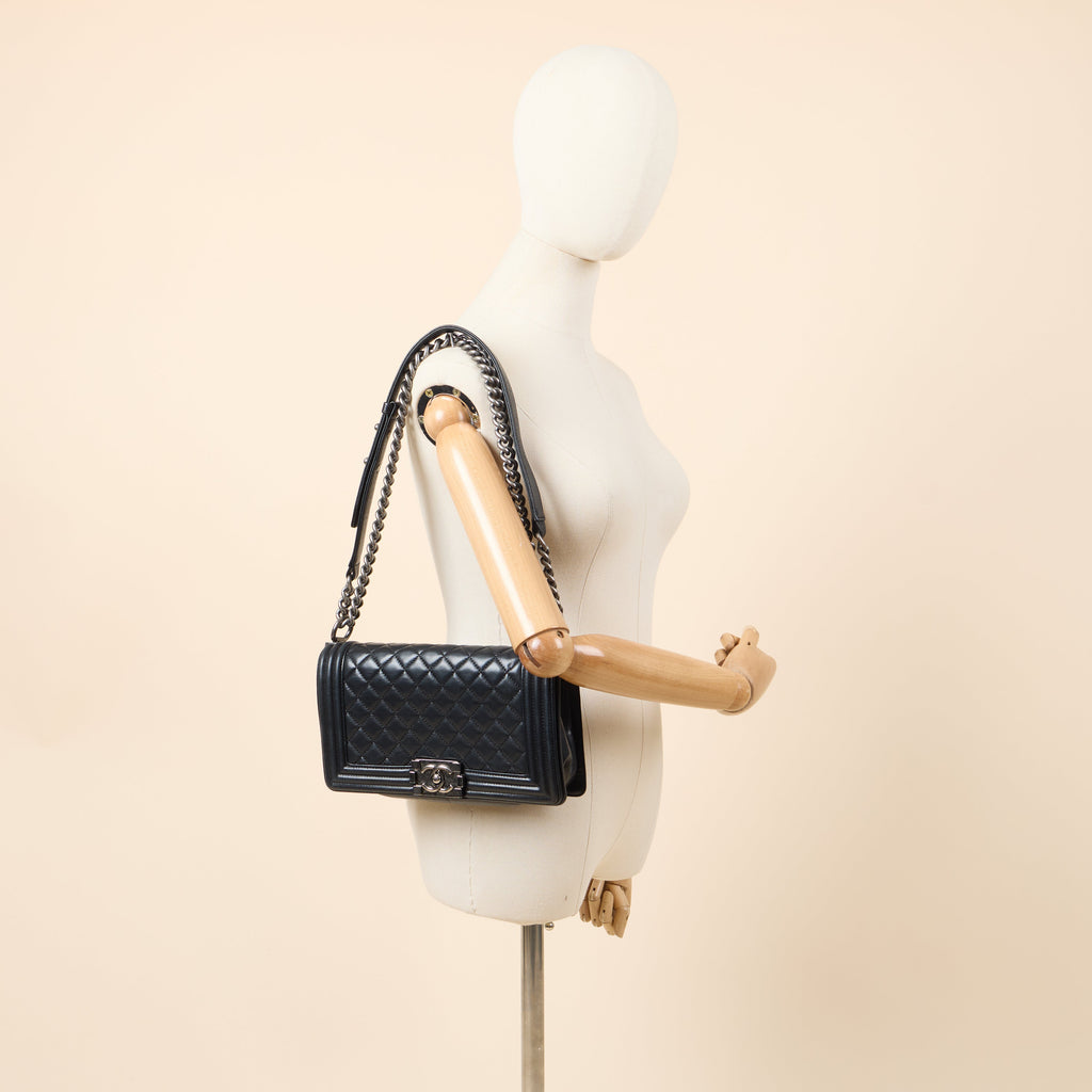 Chanel Shoulder Bag Boy - Medium in Black, Calfskin Leather