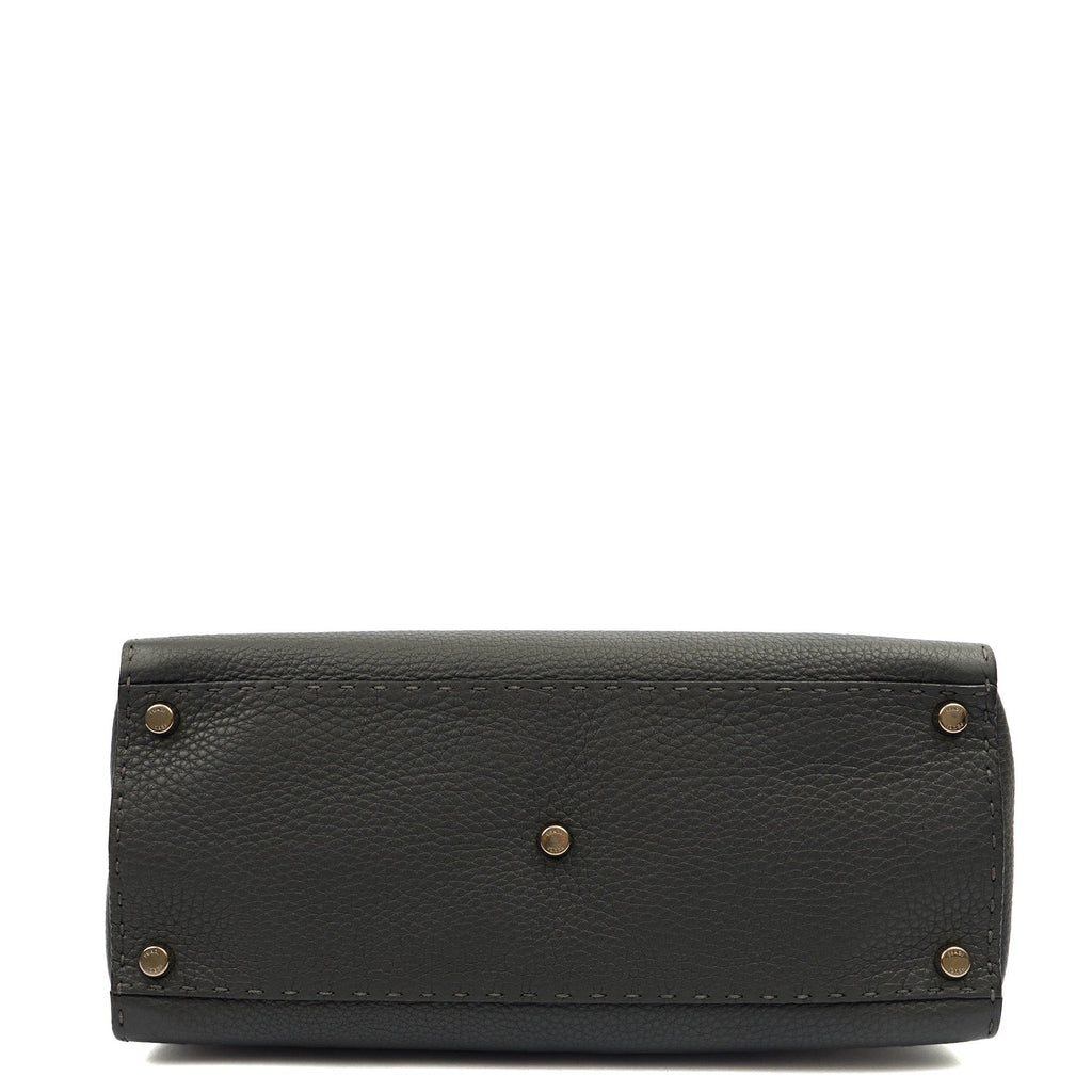Fendi Tote Selleria Peekaboo in Grey, Leather