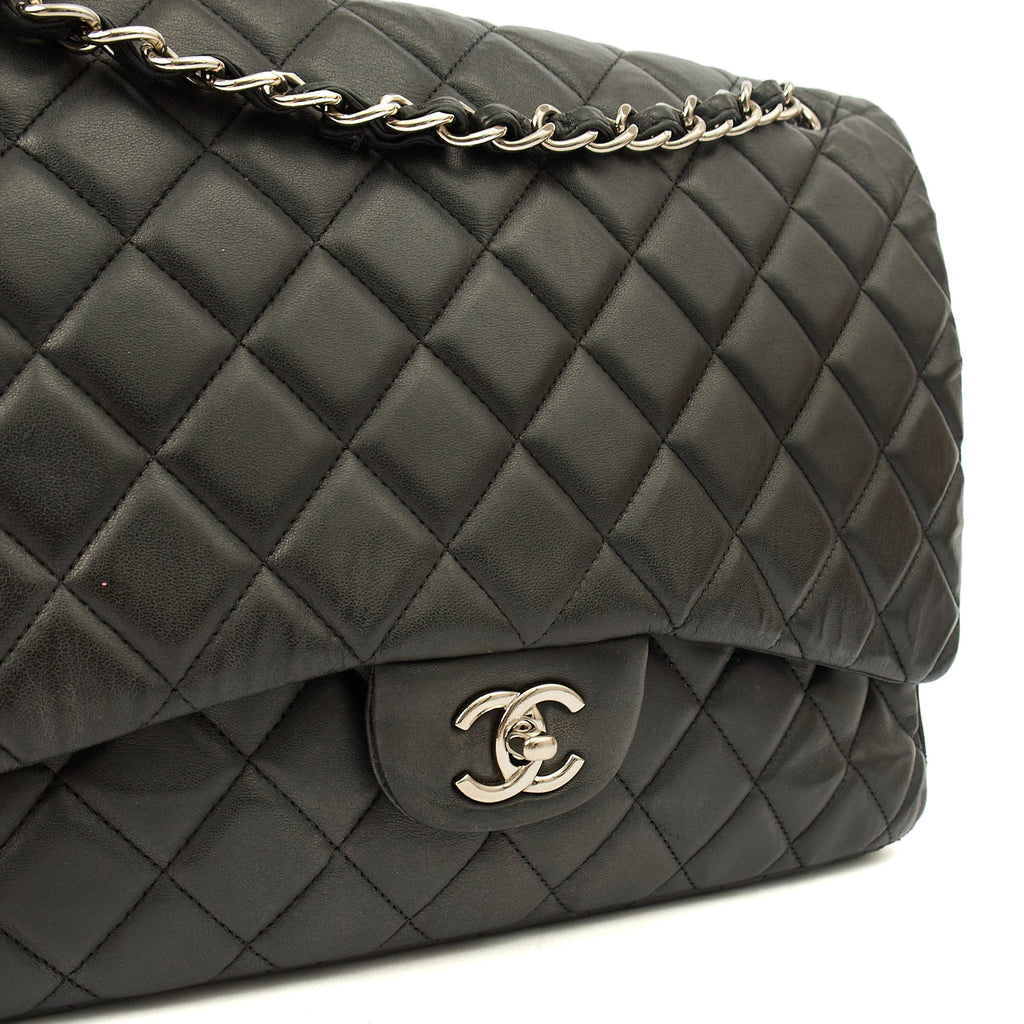 Chanel Shoulder Bag Classic Single Flap - Maxi in Black, Lambskin Leather