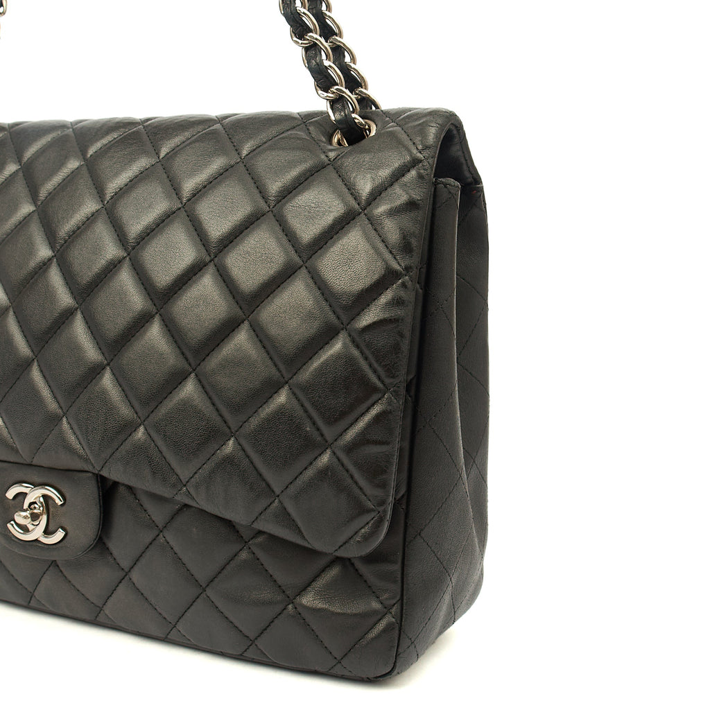 Chanel Shoulder Bag Classic Single Flap - Maxi in Black, Lambskin Leather