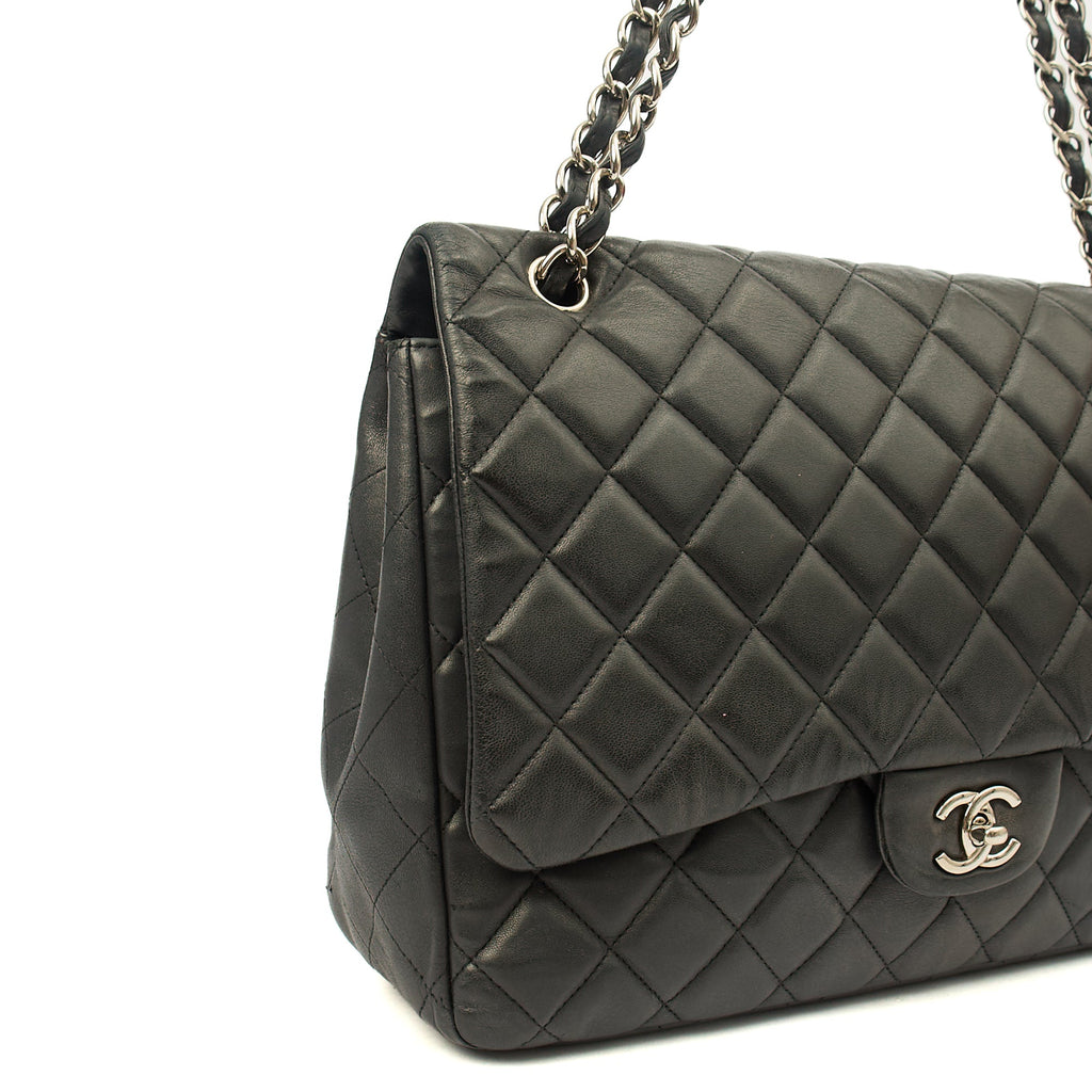 Chanel Shoulder Bag Classic Single Flap - Maxi in Black, Lambskin Leather