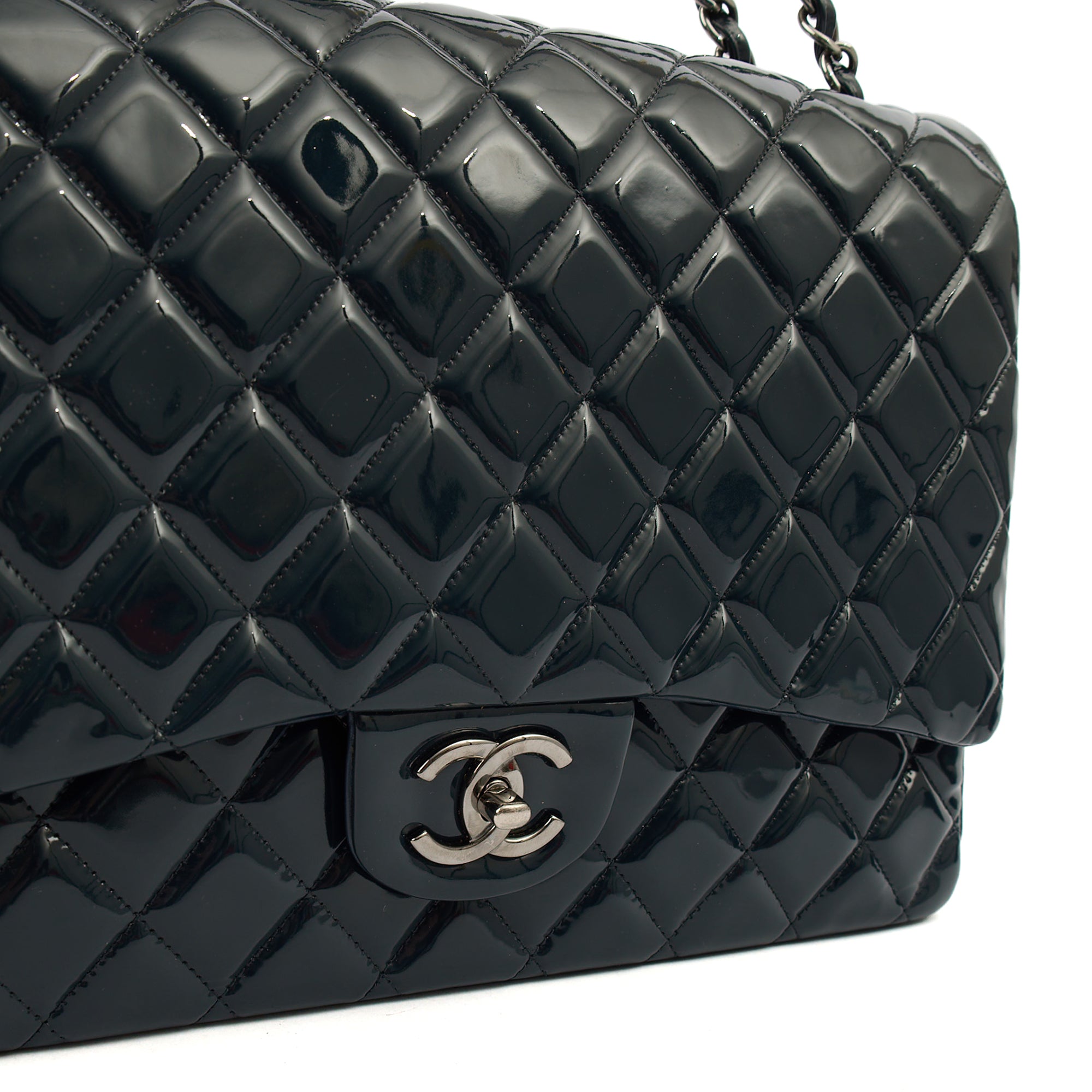 Chanel Shoulder Bag Classic - Maxi in Navy, Patent Leather