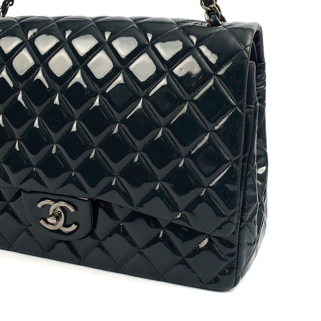 Chanel Shoulder Bag Classic - Maxi in Navy, Patent Leather