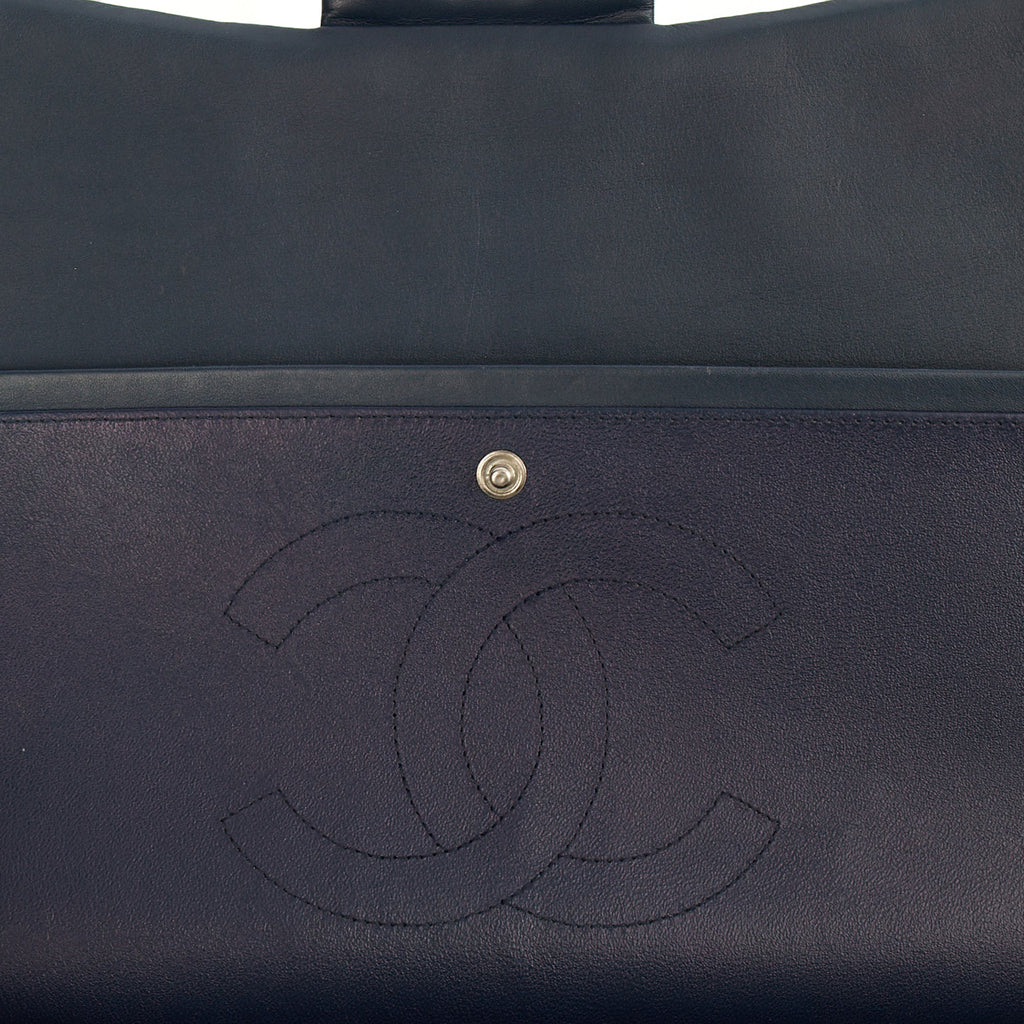 Chanel Shoulder Bag Classic - Maxi in Navy, Patent Leather