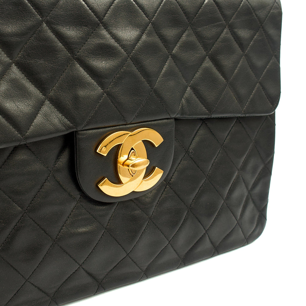 Chanel Shoulder Bag Maxi Jumbo XL in Black, Lambskin Leather