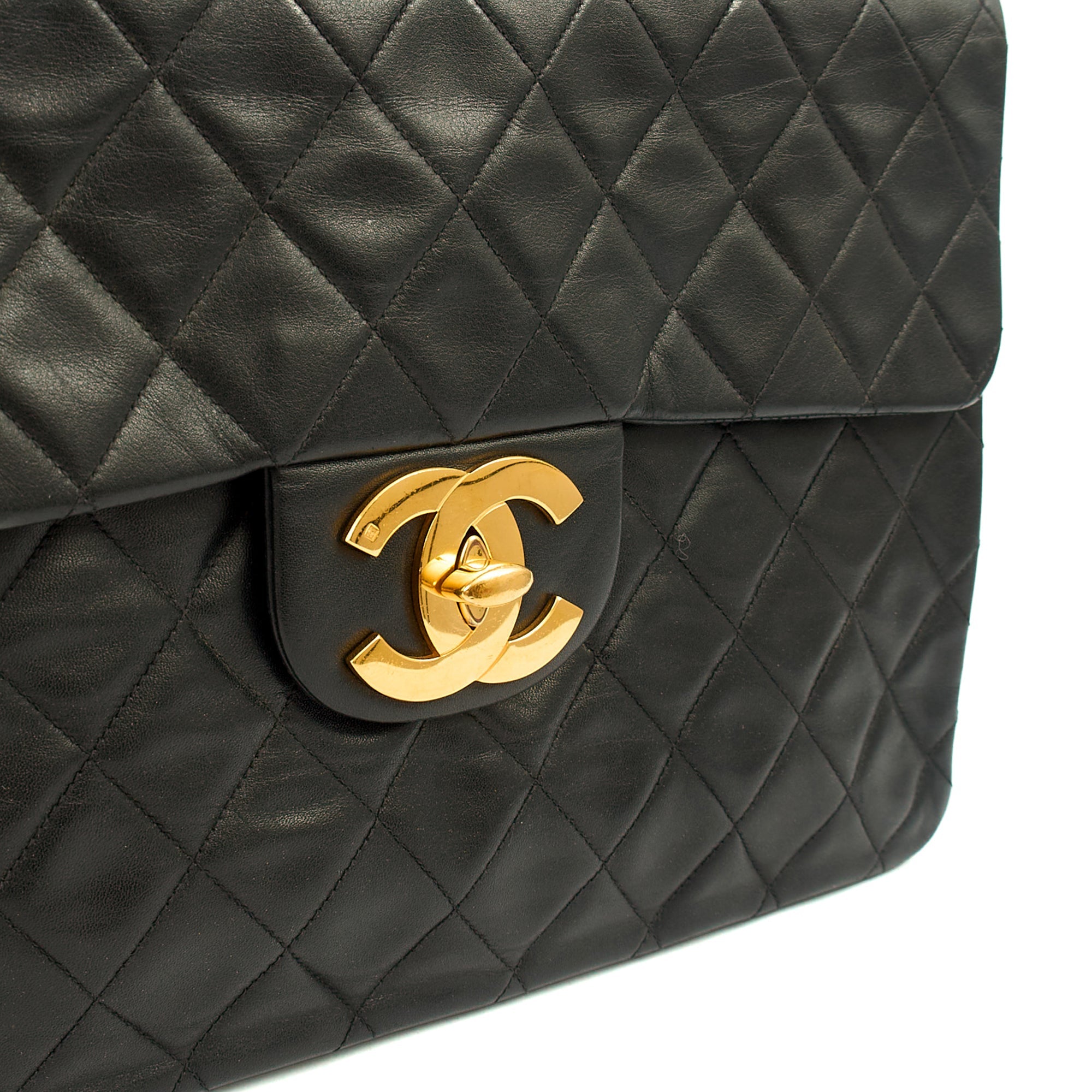 Chanel Shoulder Bag Maxi Jumbo XL in Black, Lambskin Leather