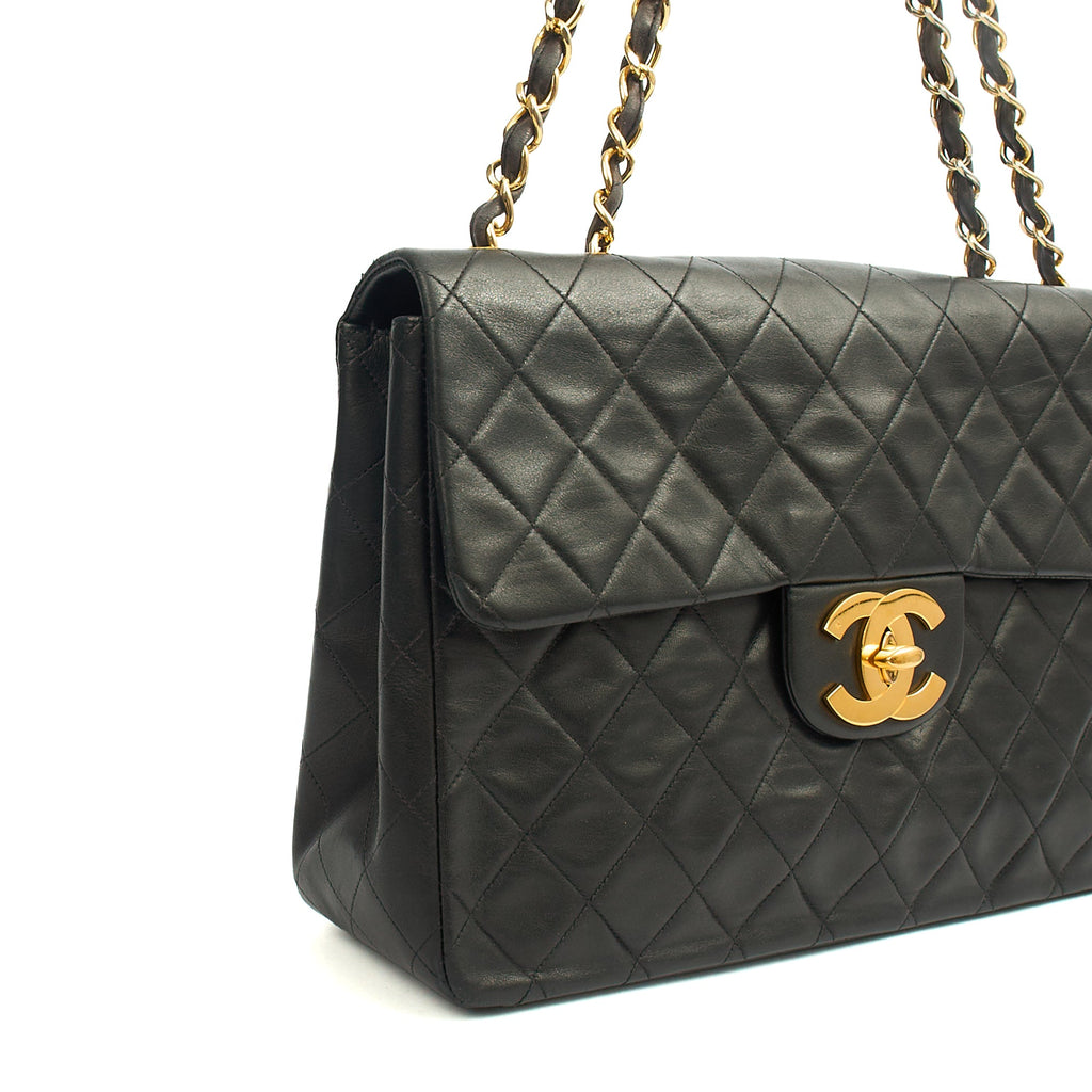 Chanel Shoulder Bag Maxi Jumbo XL in Black, Lambskin Leather