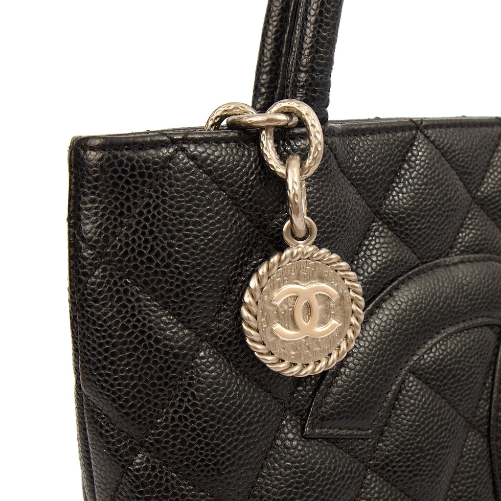 Chanel Tote Medaillon Tote in Black, Caviar Leather