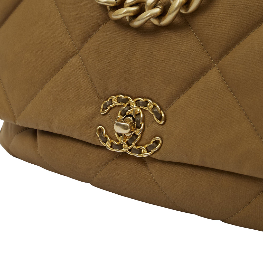 Chanel Tote Chanel 19 Large in Brown, Fabric